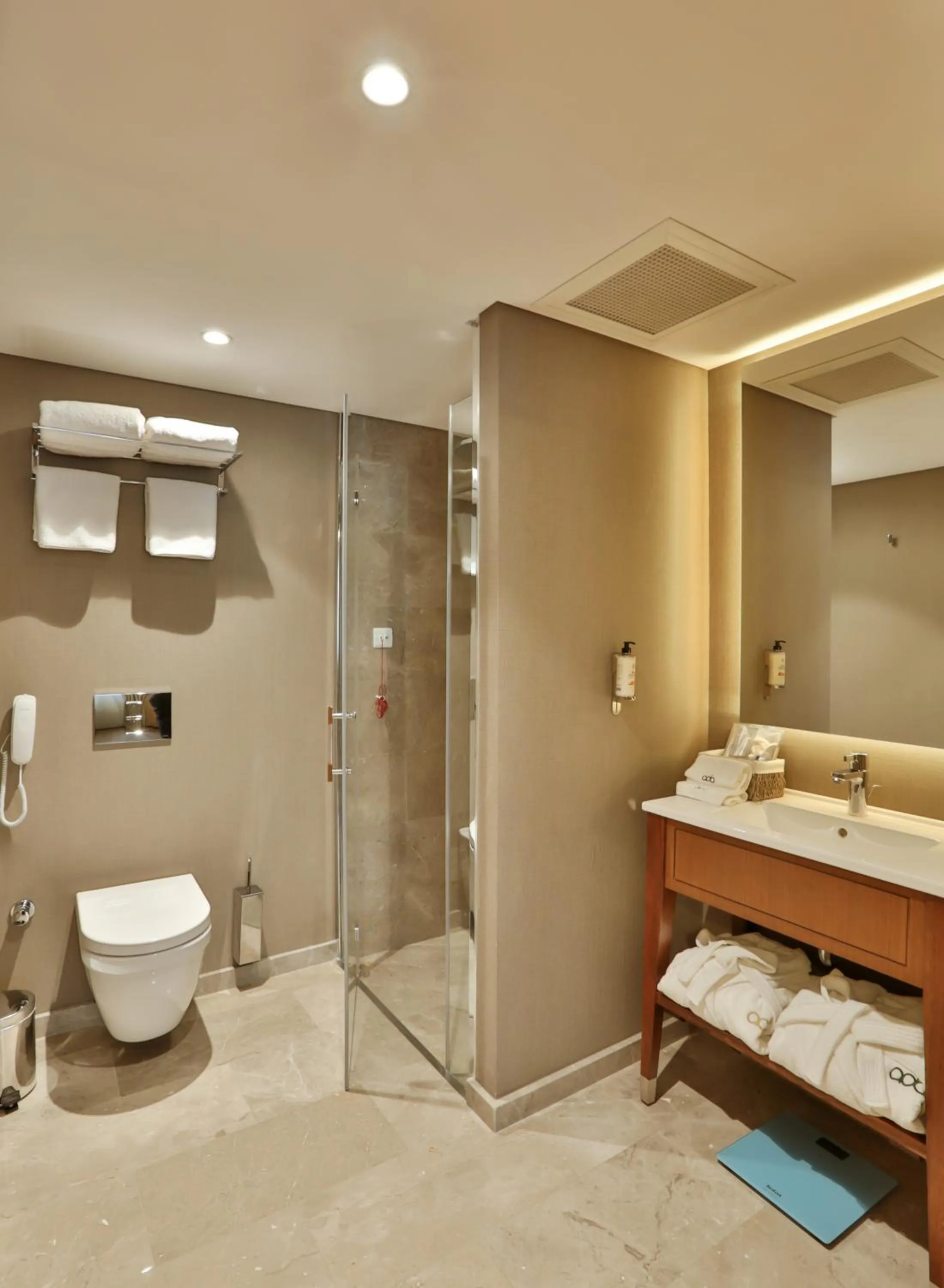 Shower in Ada Suites Nisantasi