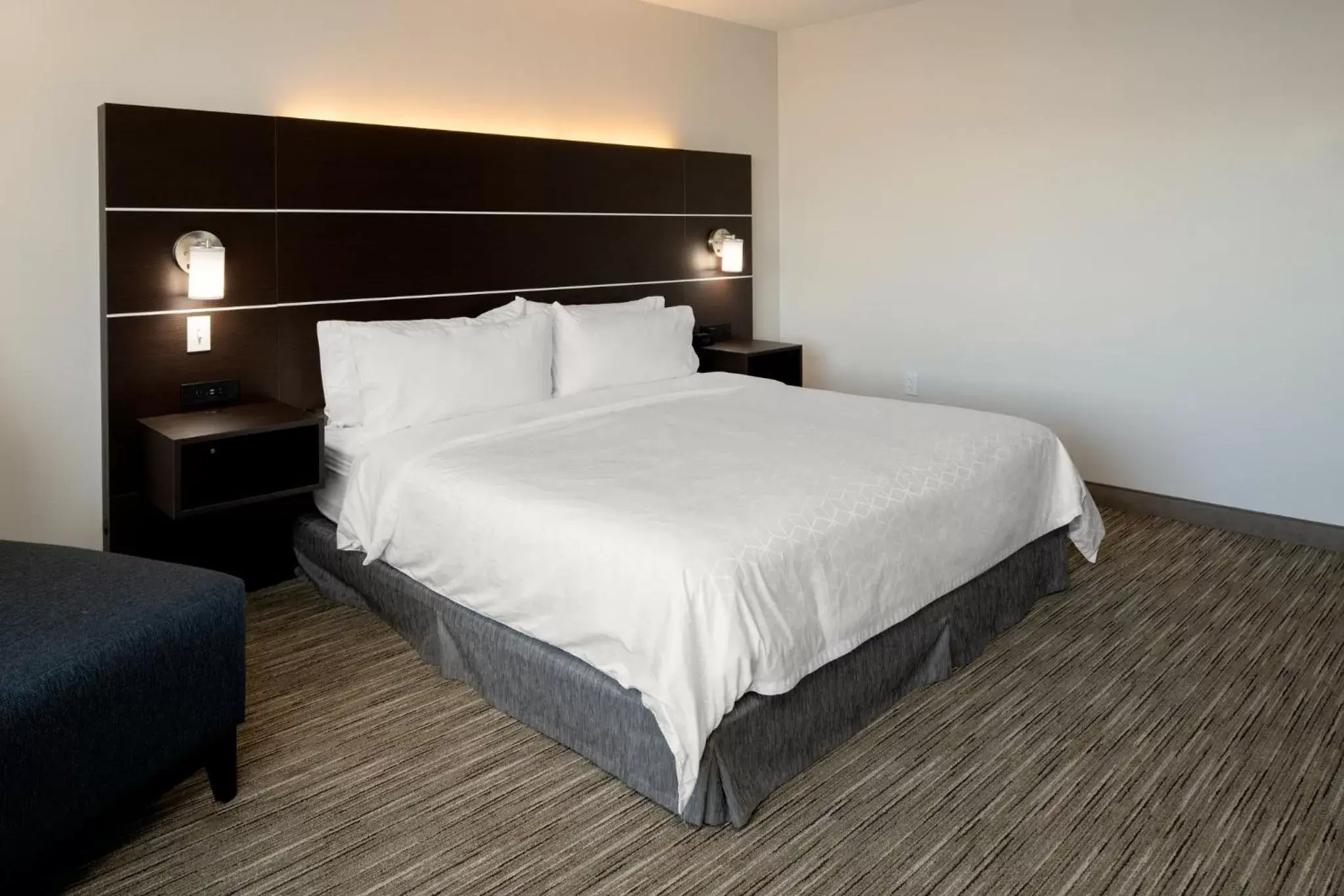 Photo of the whole room, Bed in Holiday Inn Express & Suites - Bullhead City , an IHG Hotel