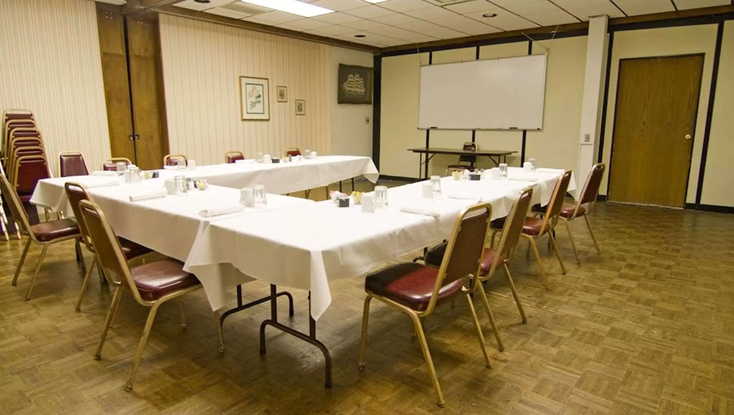 Meeting/conference room in Voyageur Inn and Conference Center