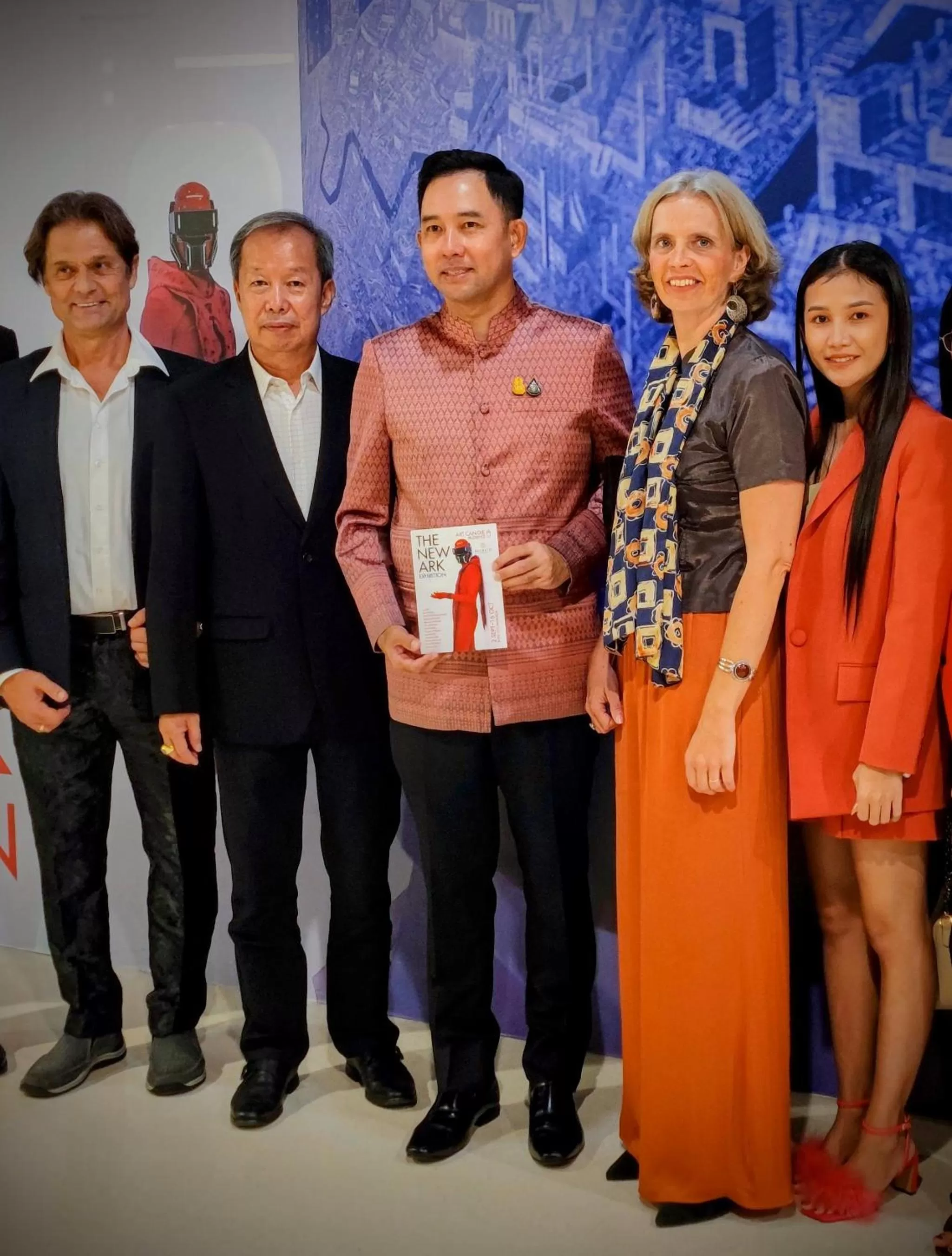 TV and multimedia in Isan Golf & Adventure Hotel