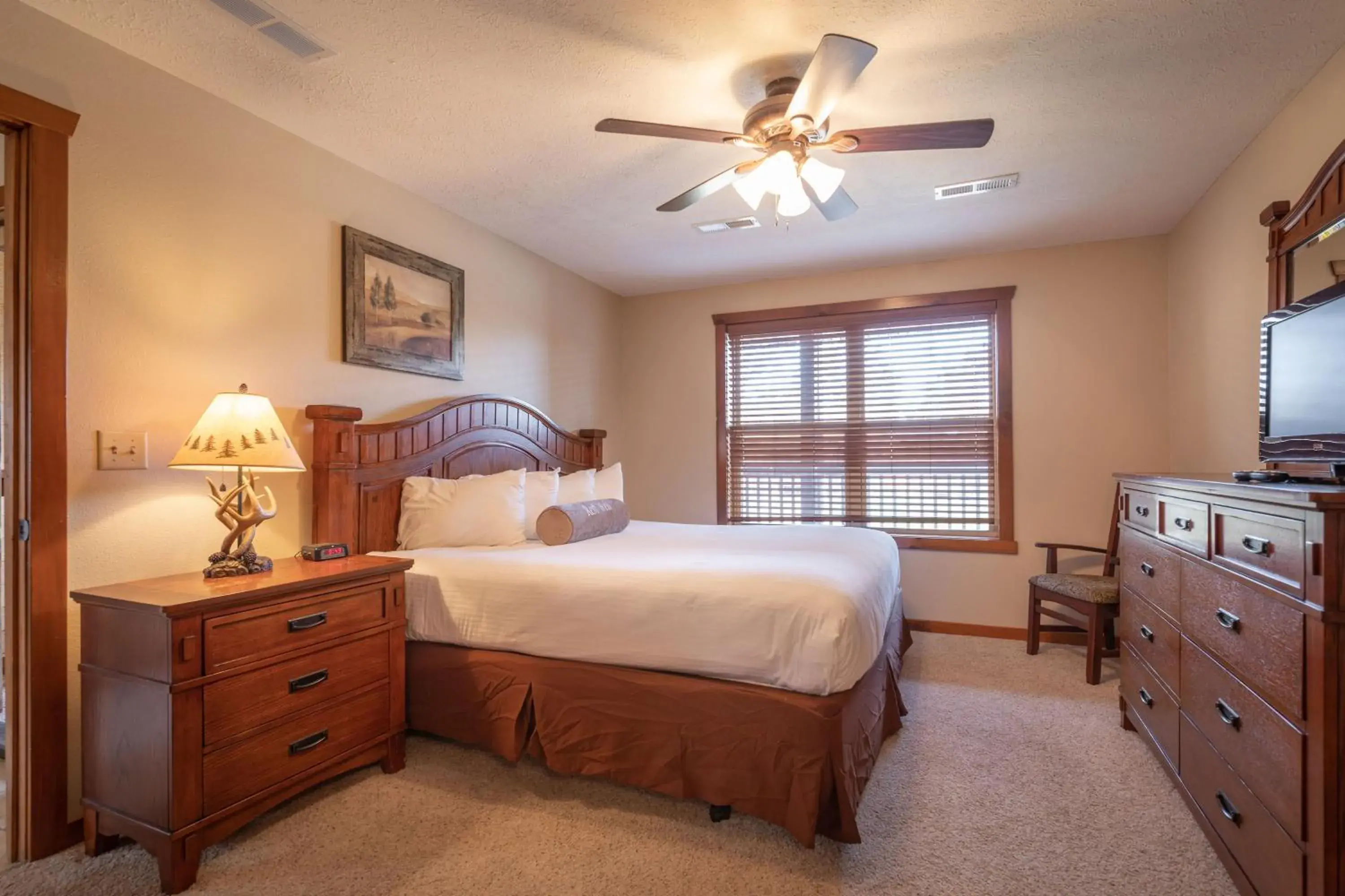 Bedroom, Bed in The Lodges at Table Rock by Capital Vacations