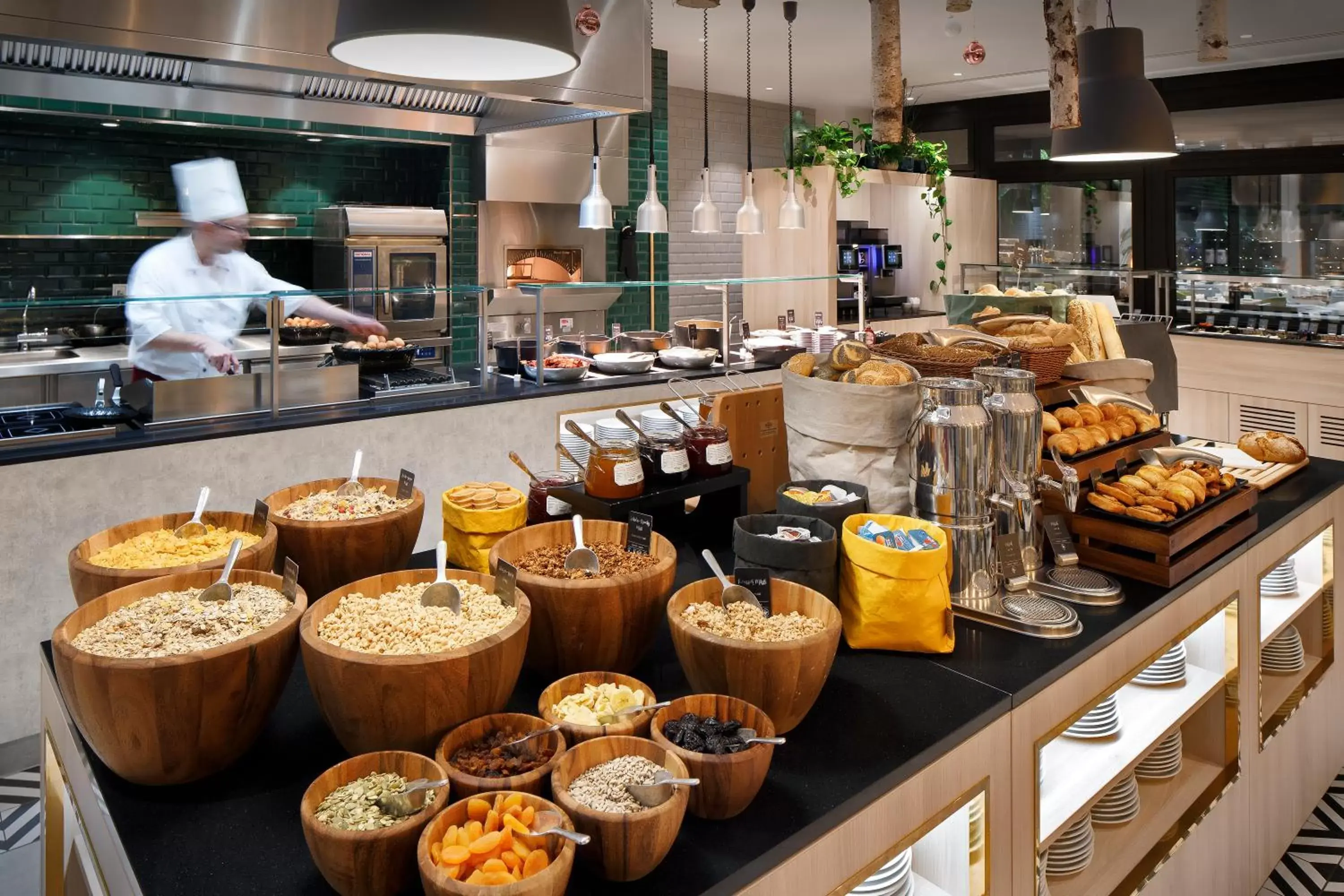 Restaurant/places to eat in Crowne Plaza Berlin City Centre Ku'damm by IHG Restaurant/places to eat in Crowne Plaza Berlin City Centre Ku'damm by IHG