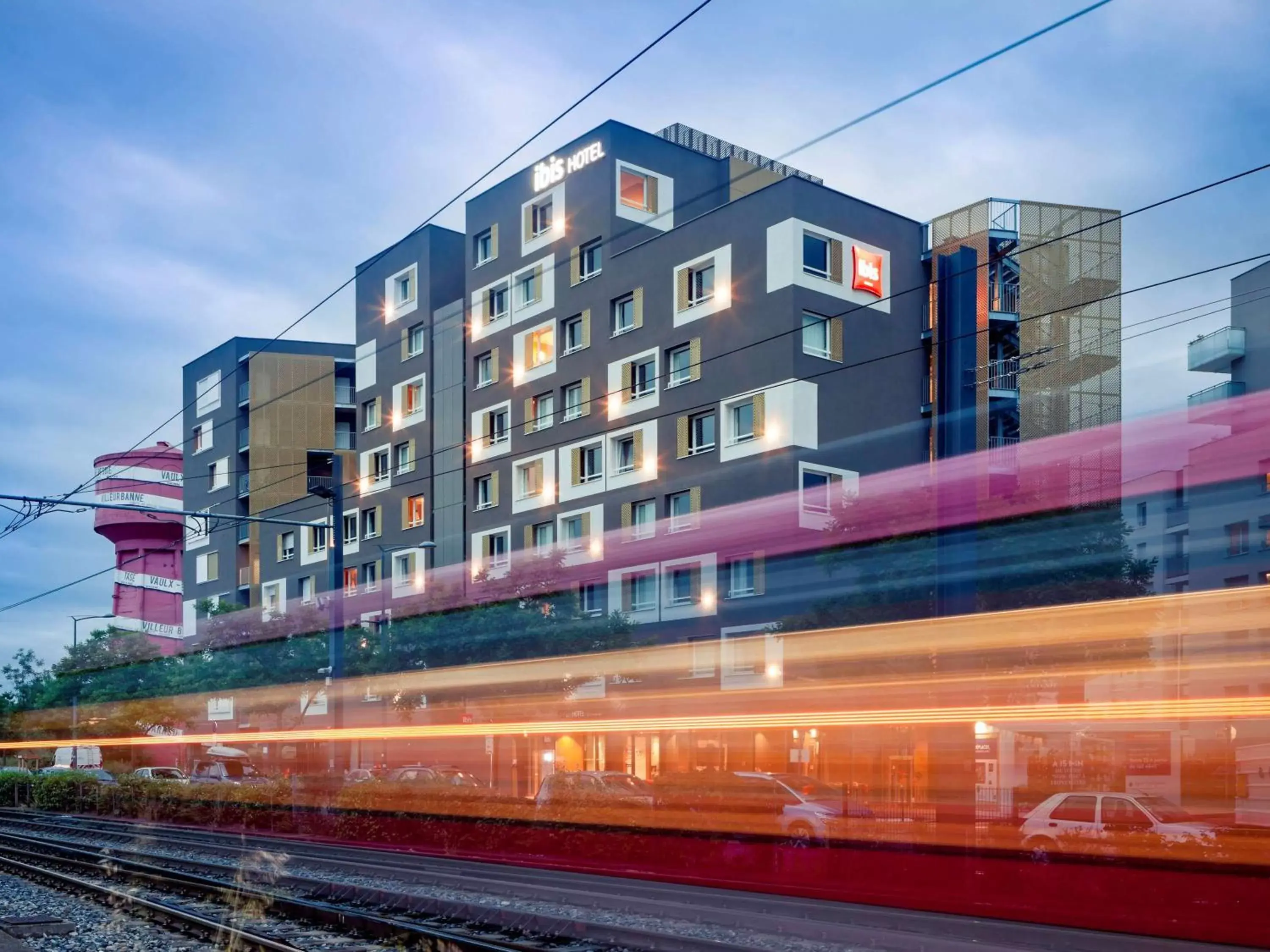 Property building in ibis Lyon Carre De Soie Property building in ibis Lyon Carre De Soie