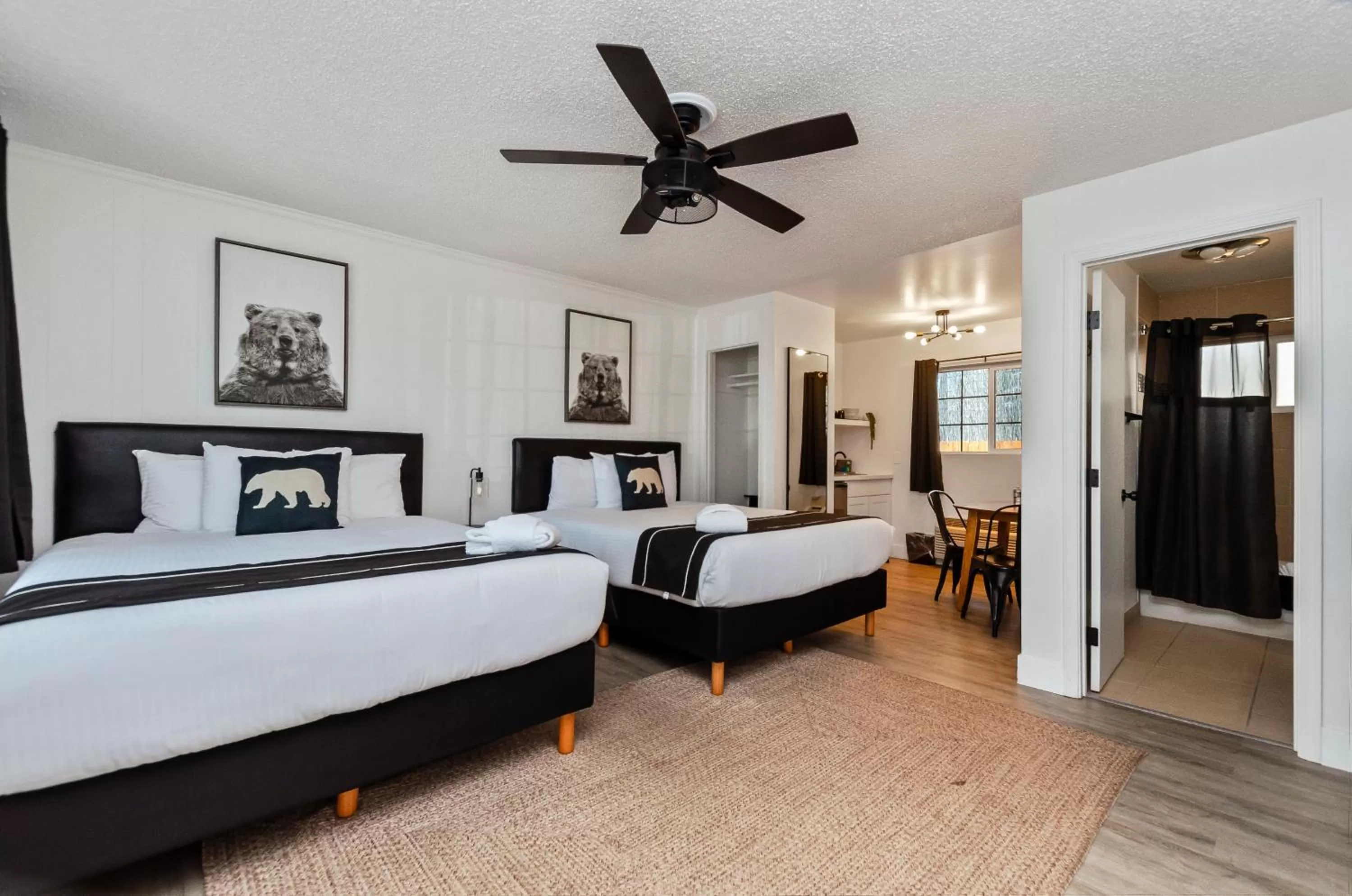 Bed in The Jeffrey Hotel