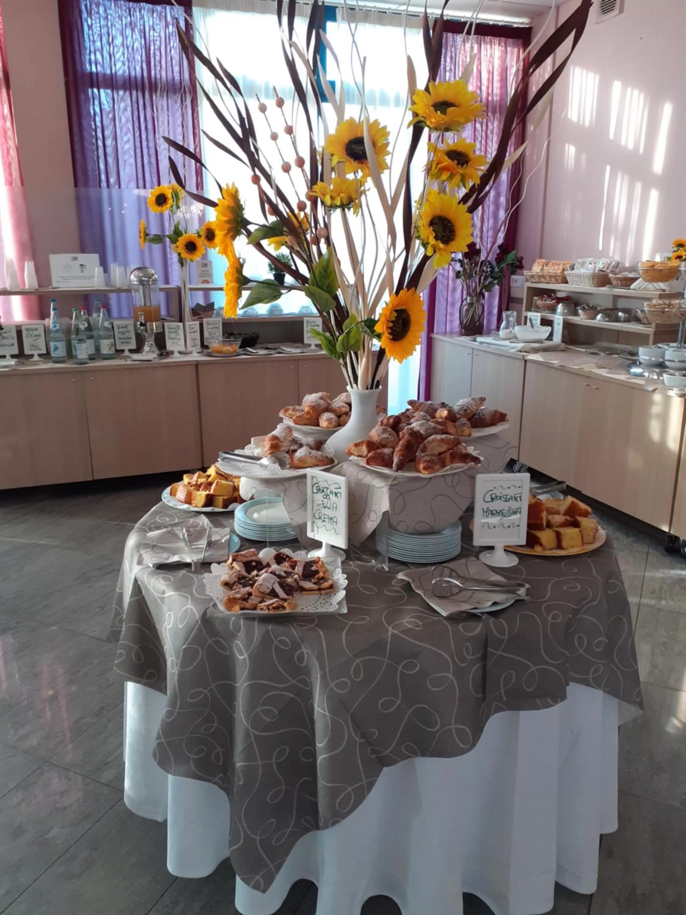 Buffet breakfast in Euro Hotel