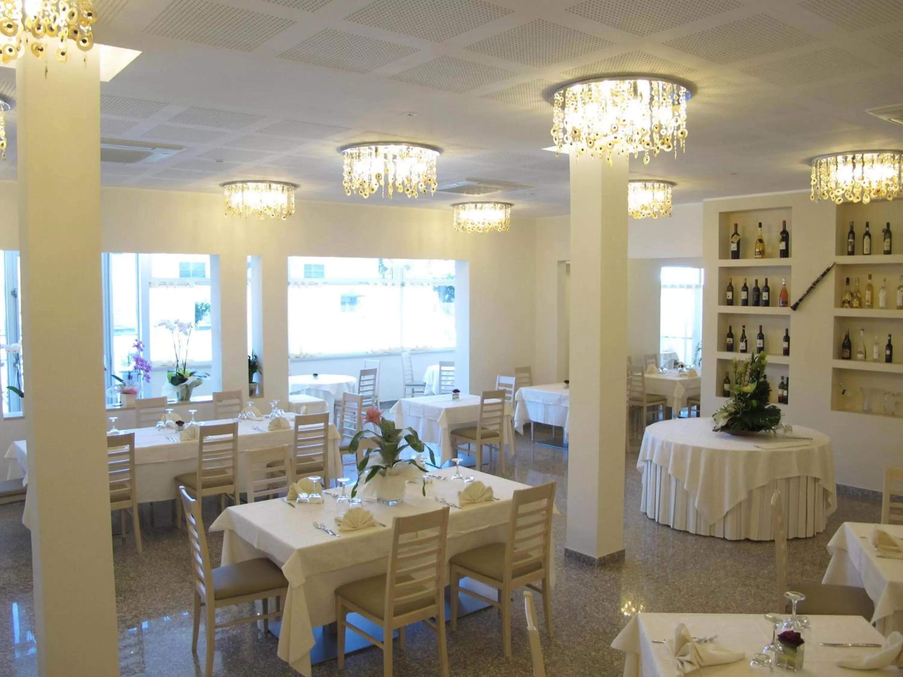 Restaurant/Places to Eat in Hotel Ristorante Cesare