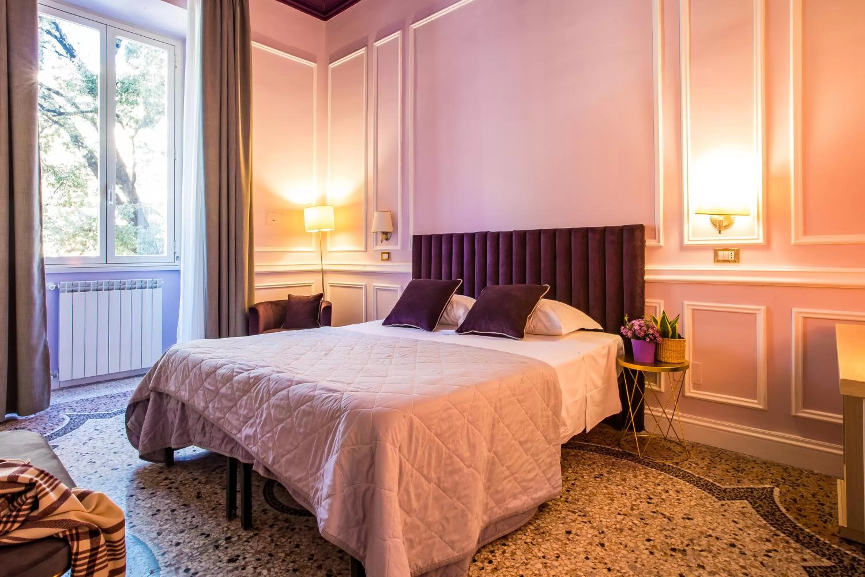 Bed in Hold Rome - Luxury Suites