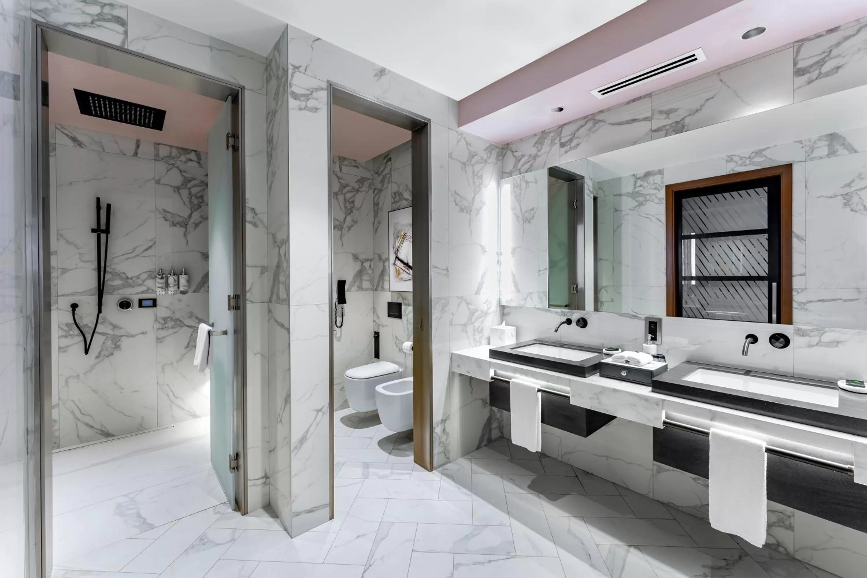 Bathroom, Bed in Hyatt Centric Jumeirah Dubai