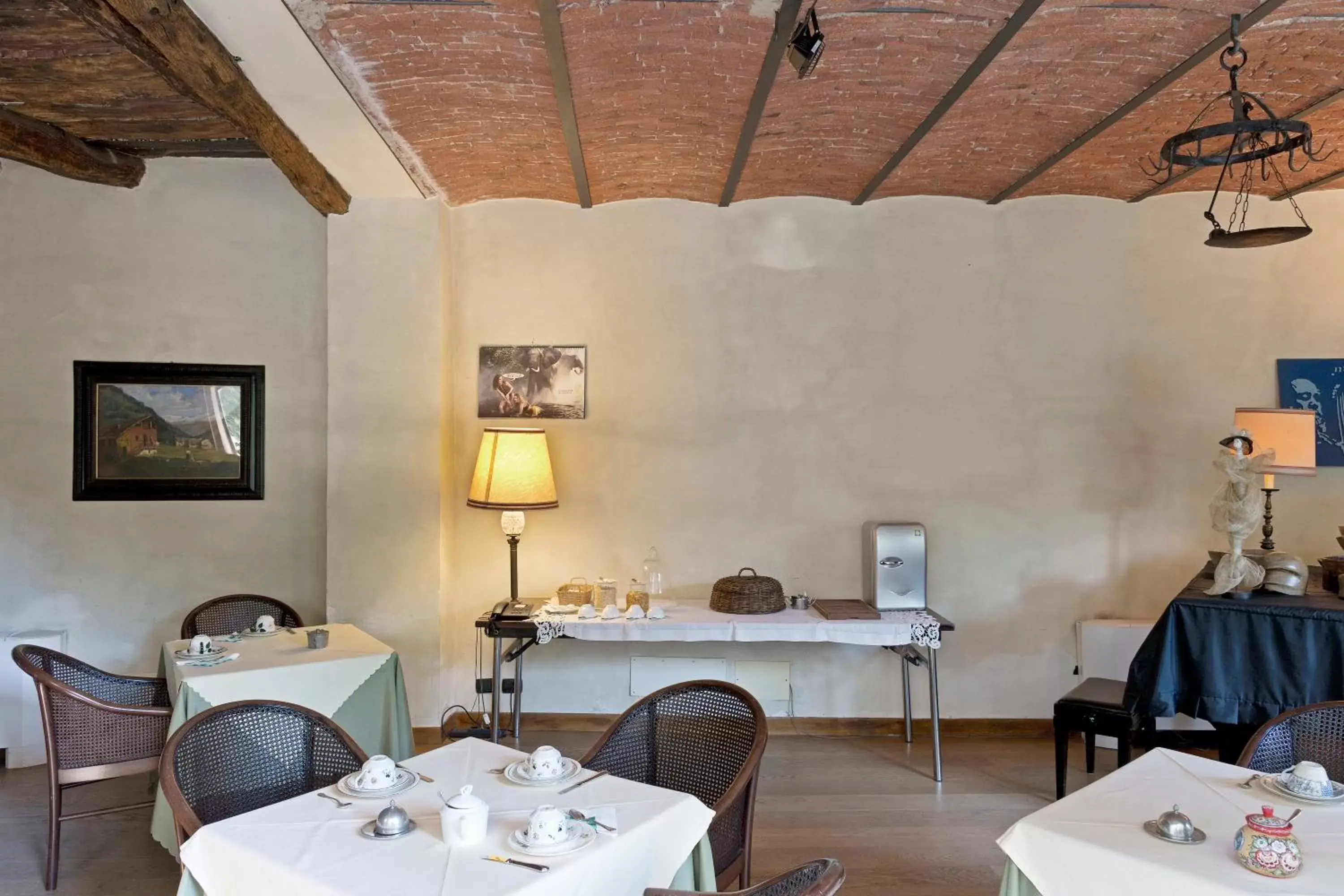 Restaurant/Places to Eat in Hotel Locanda Dei Mai Intees