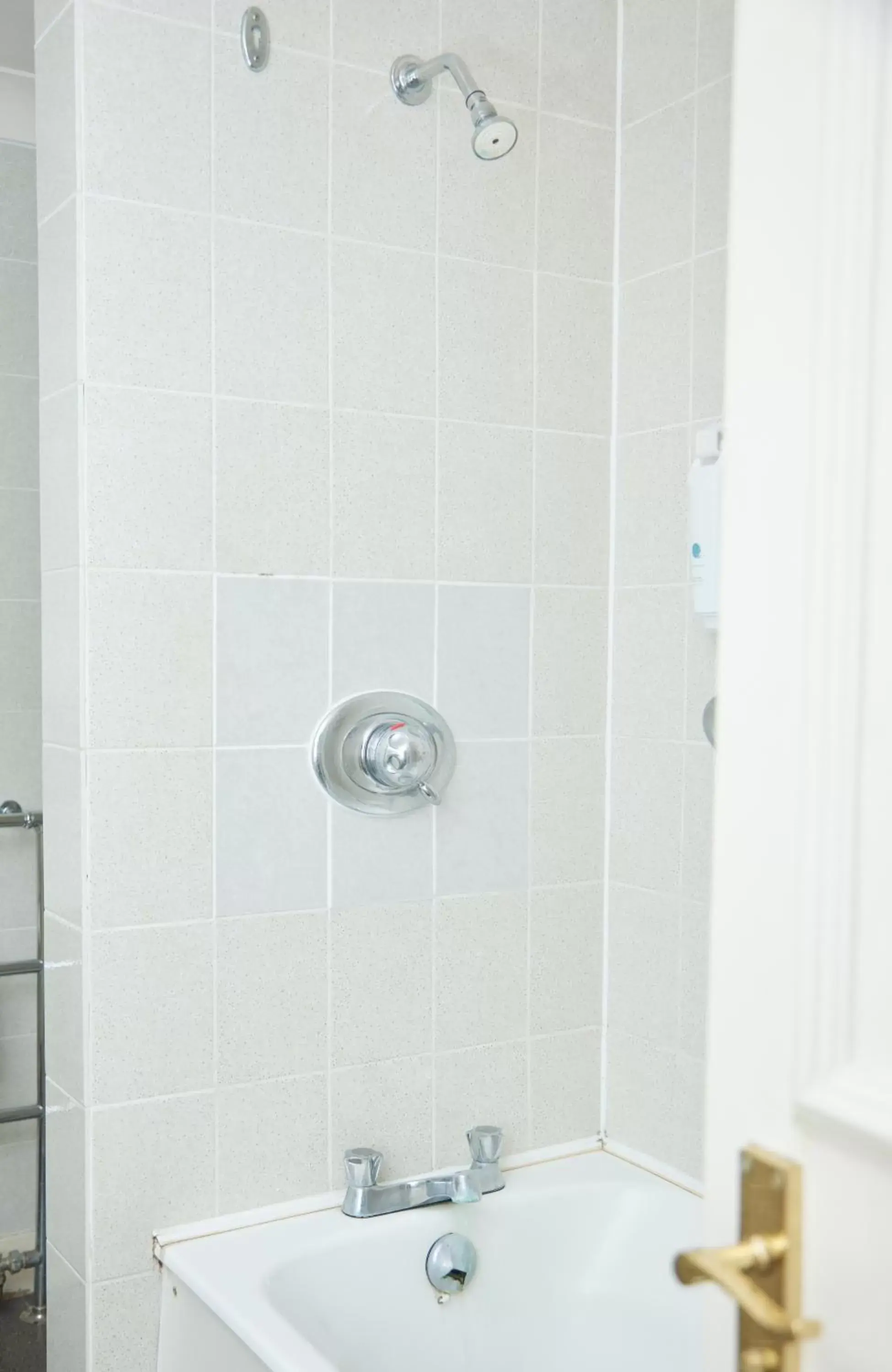 Shower, Bathroom in Bell by Greene King Inns