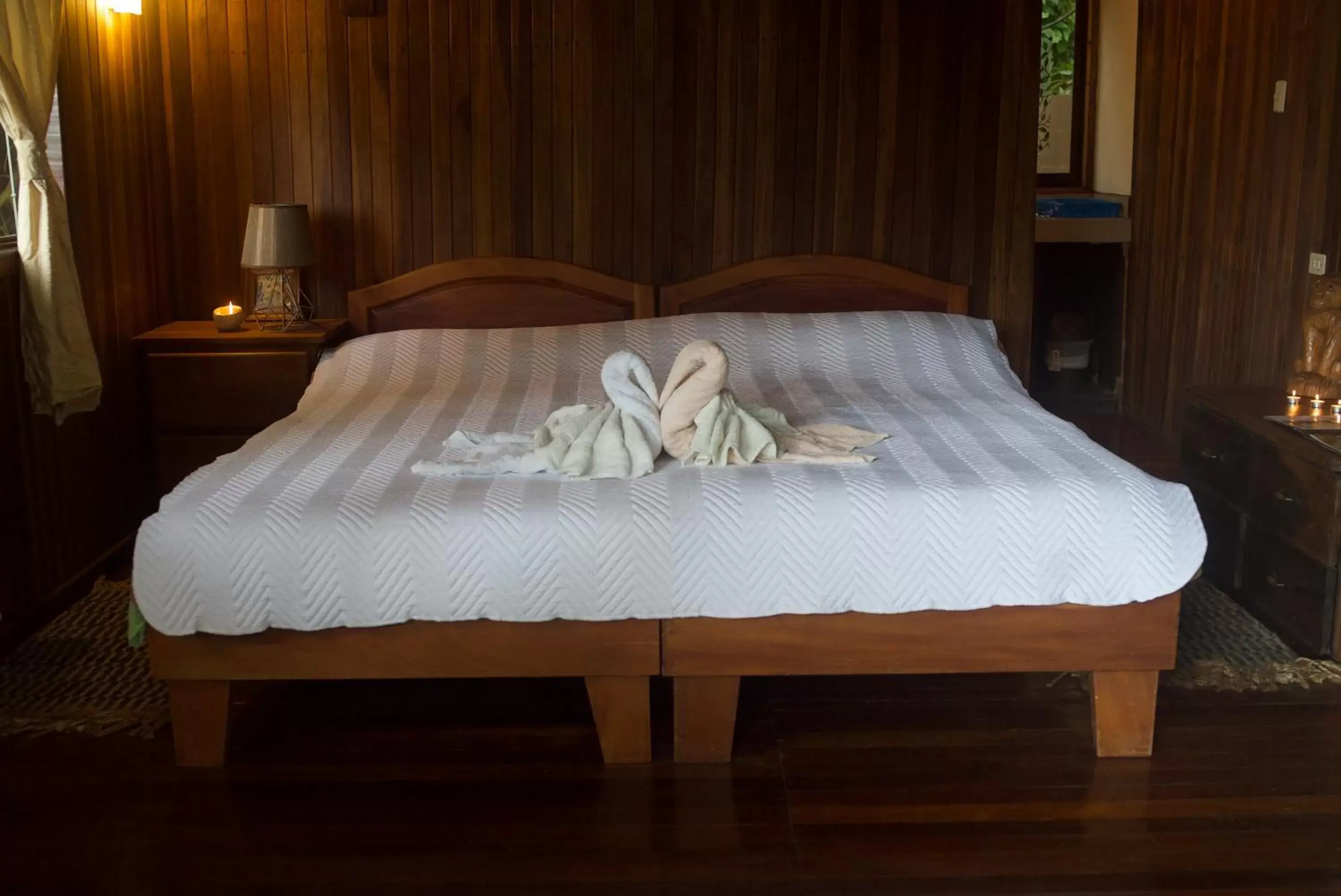 Bed in El Mirador Glamping & Apartments & Woodhouse & Swimingpool