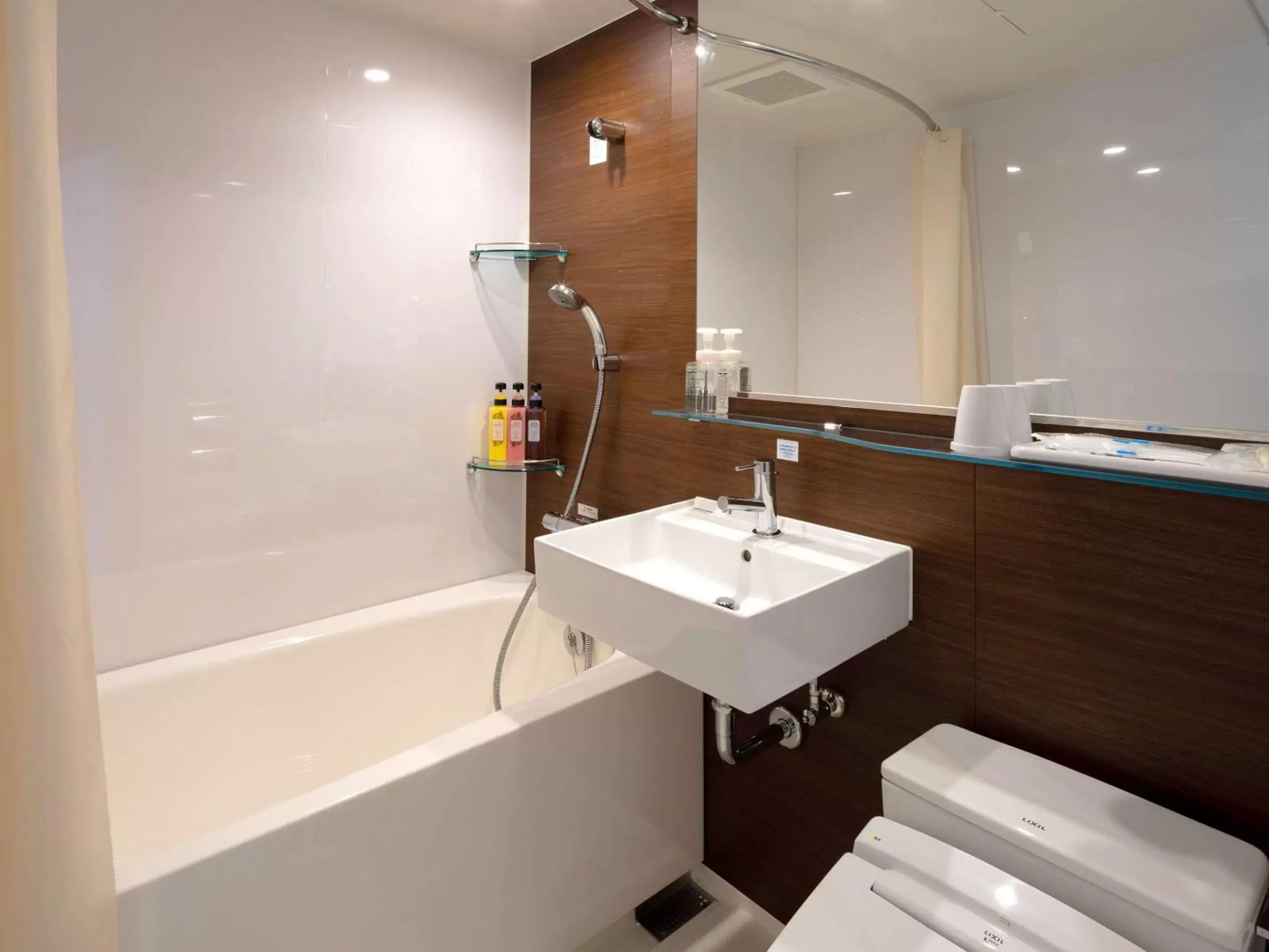 Bedroom, Bathroom in Comfort Hotel Ise