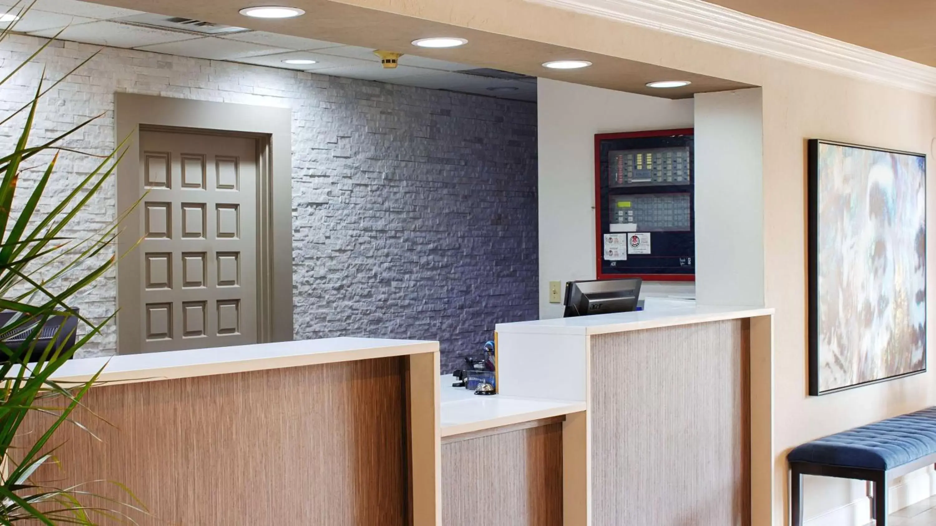 Lobby or reception in Best Western Airport Inn Fort Myers