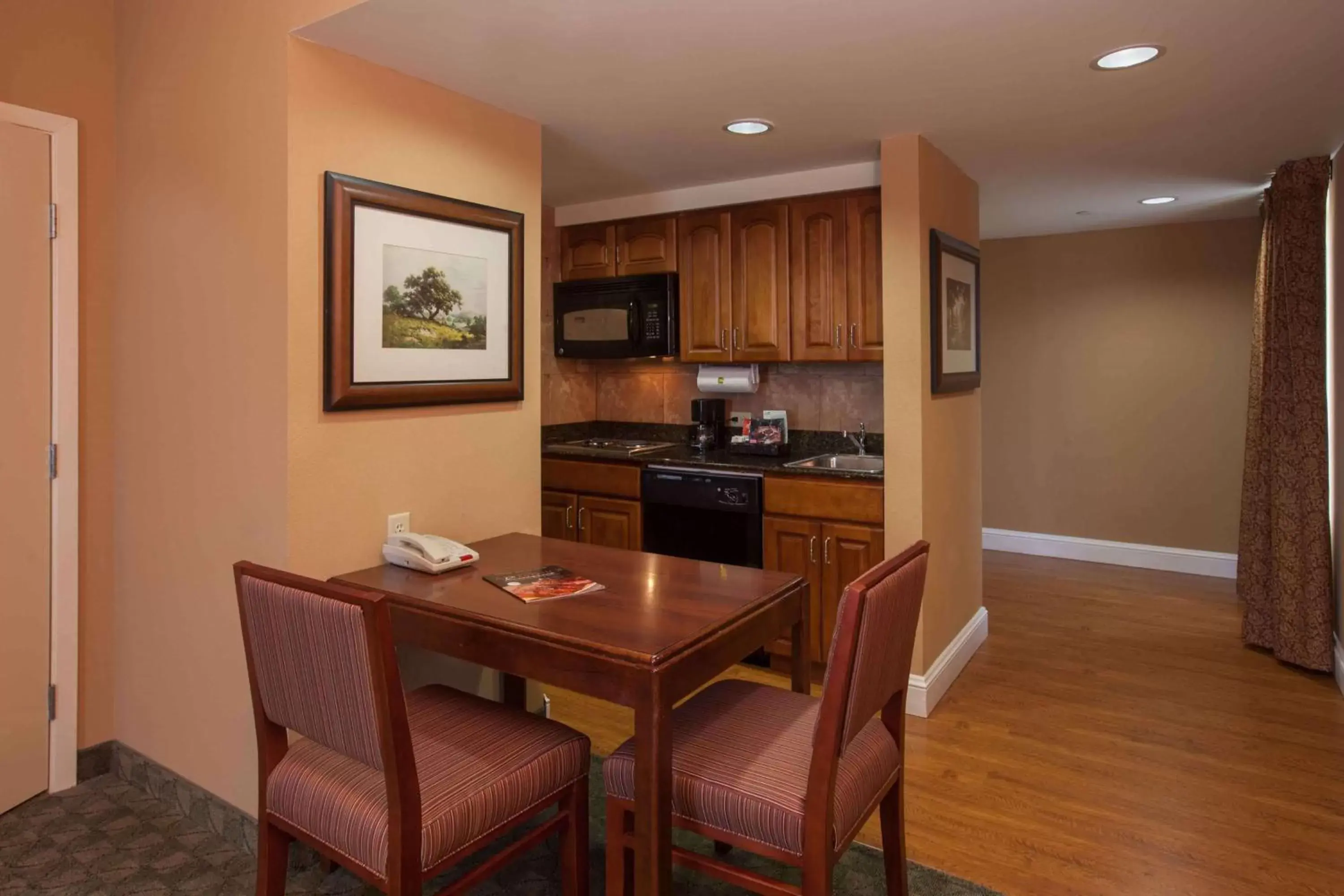 Kitchen or kitchenette, Kitchen/Kitchenette in Homewood Suites by Hilton San Antonio North