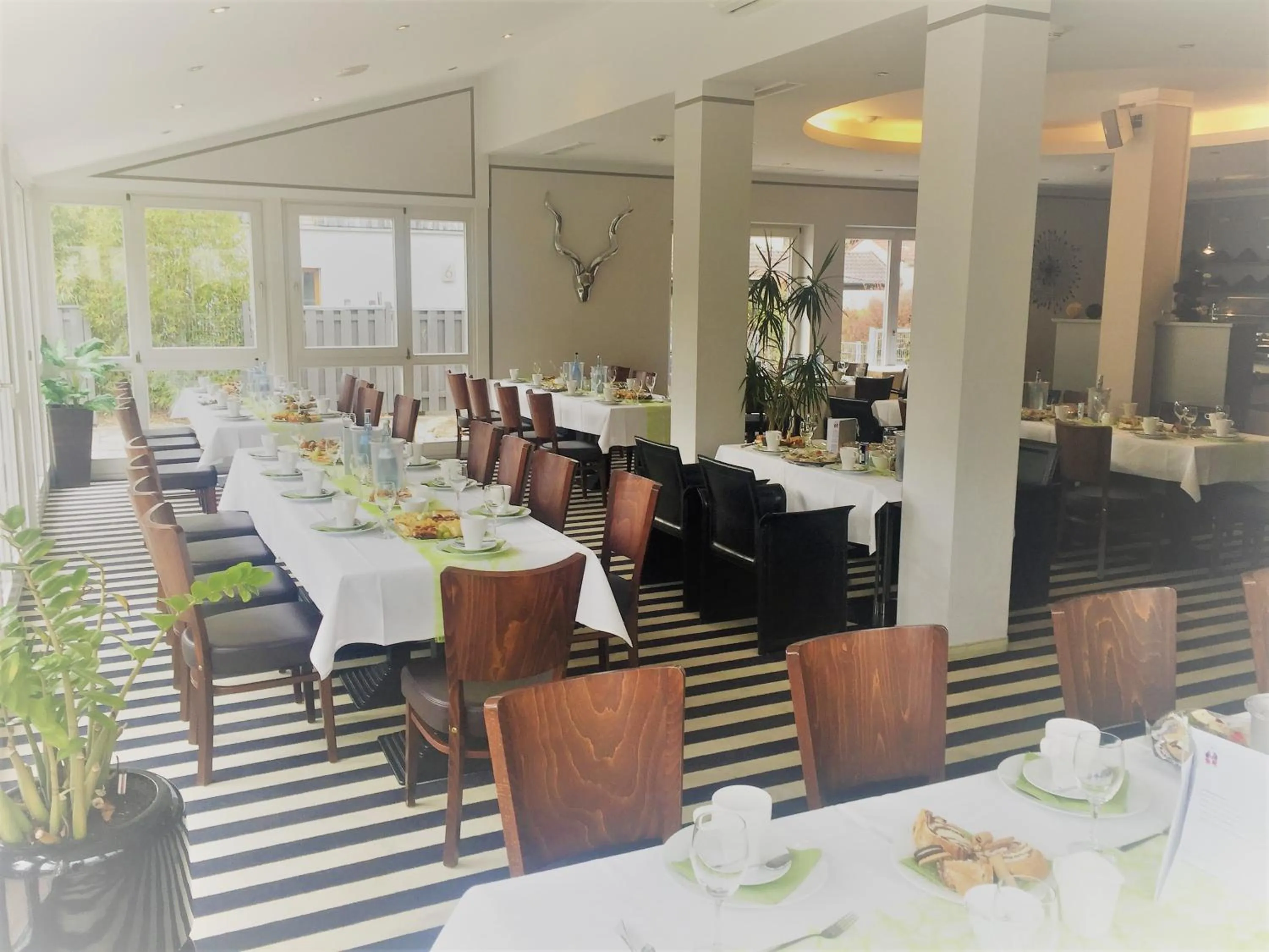 Restaurant/places to eat in Hotel Ambiente Walldorf