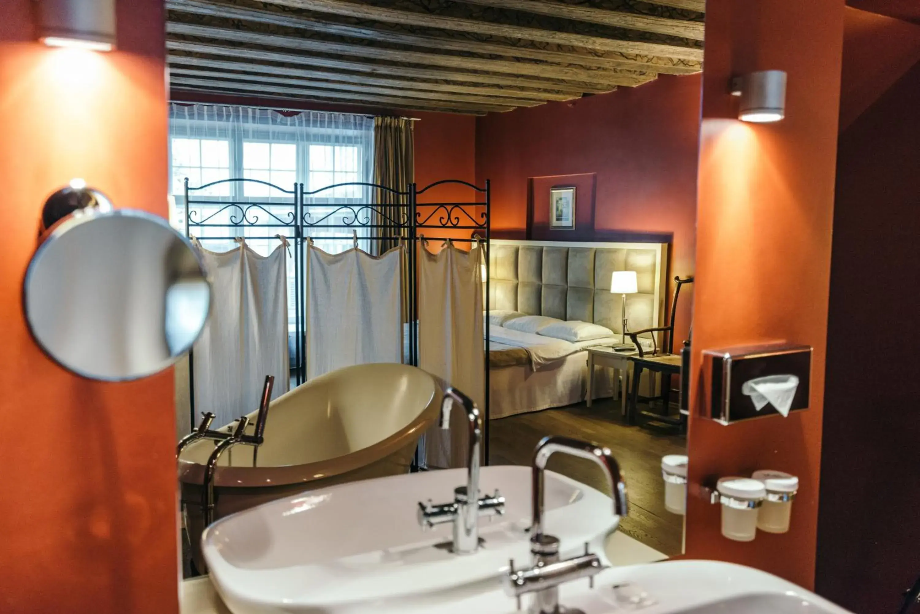 Bathroom in Merchants House Hotel