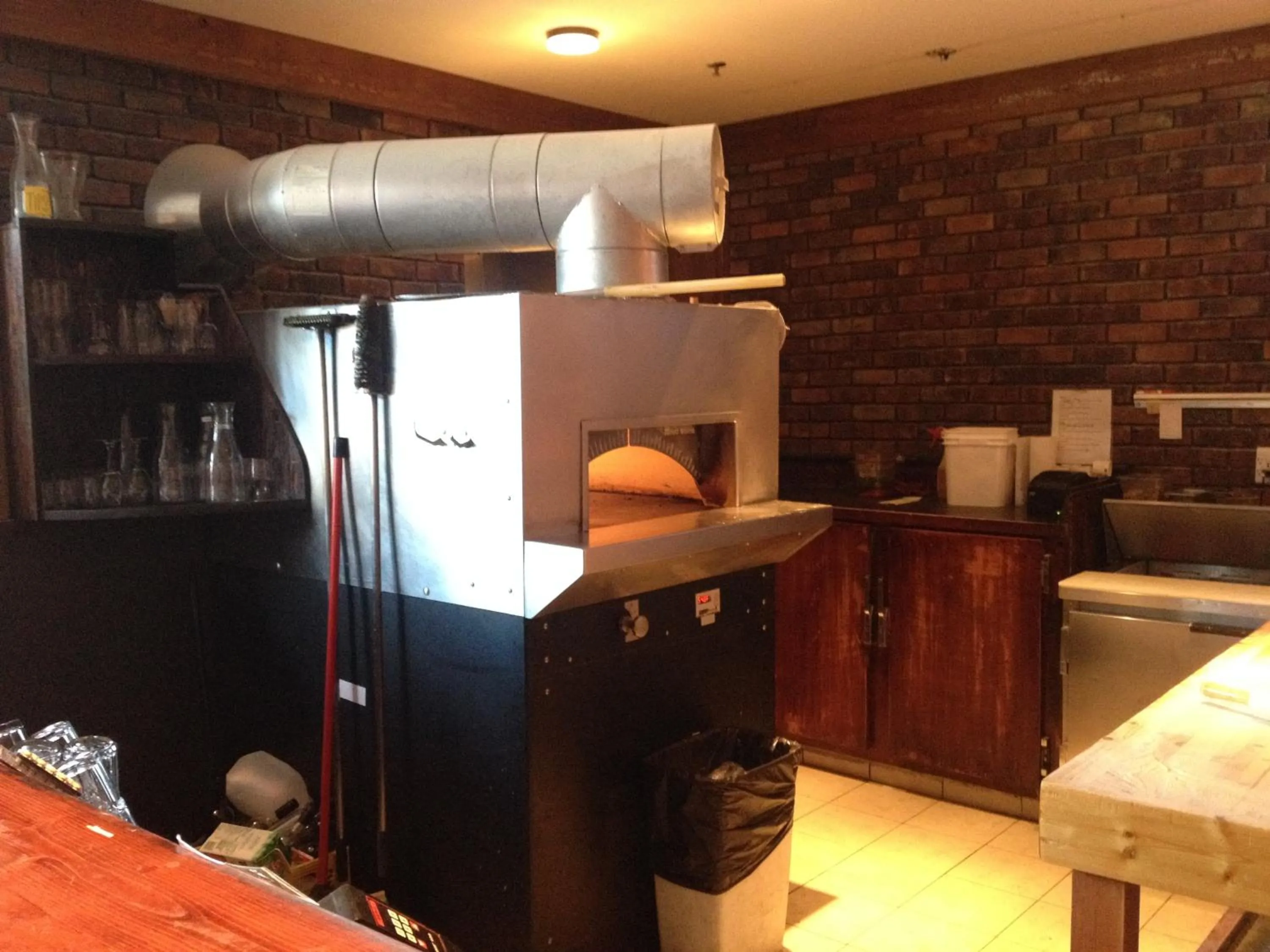 Restaurant/places to eat in Howe Sound Inn & Brewing Company