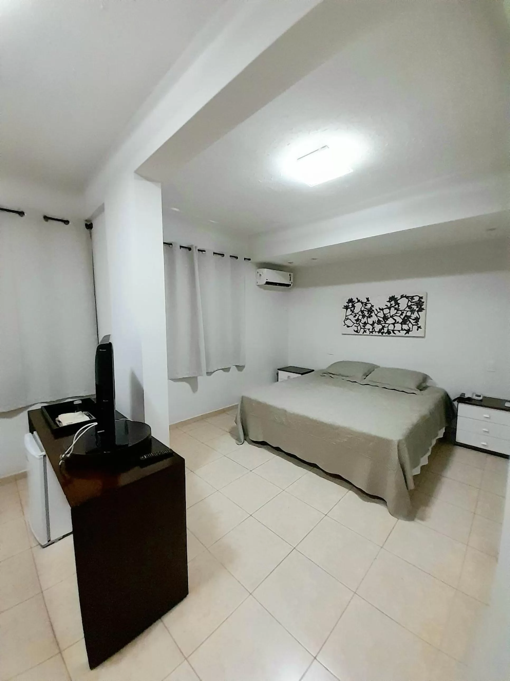 Photo of the whole room, Bed in Jales Center Hotel