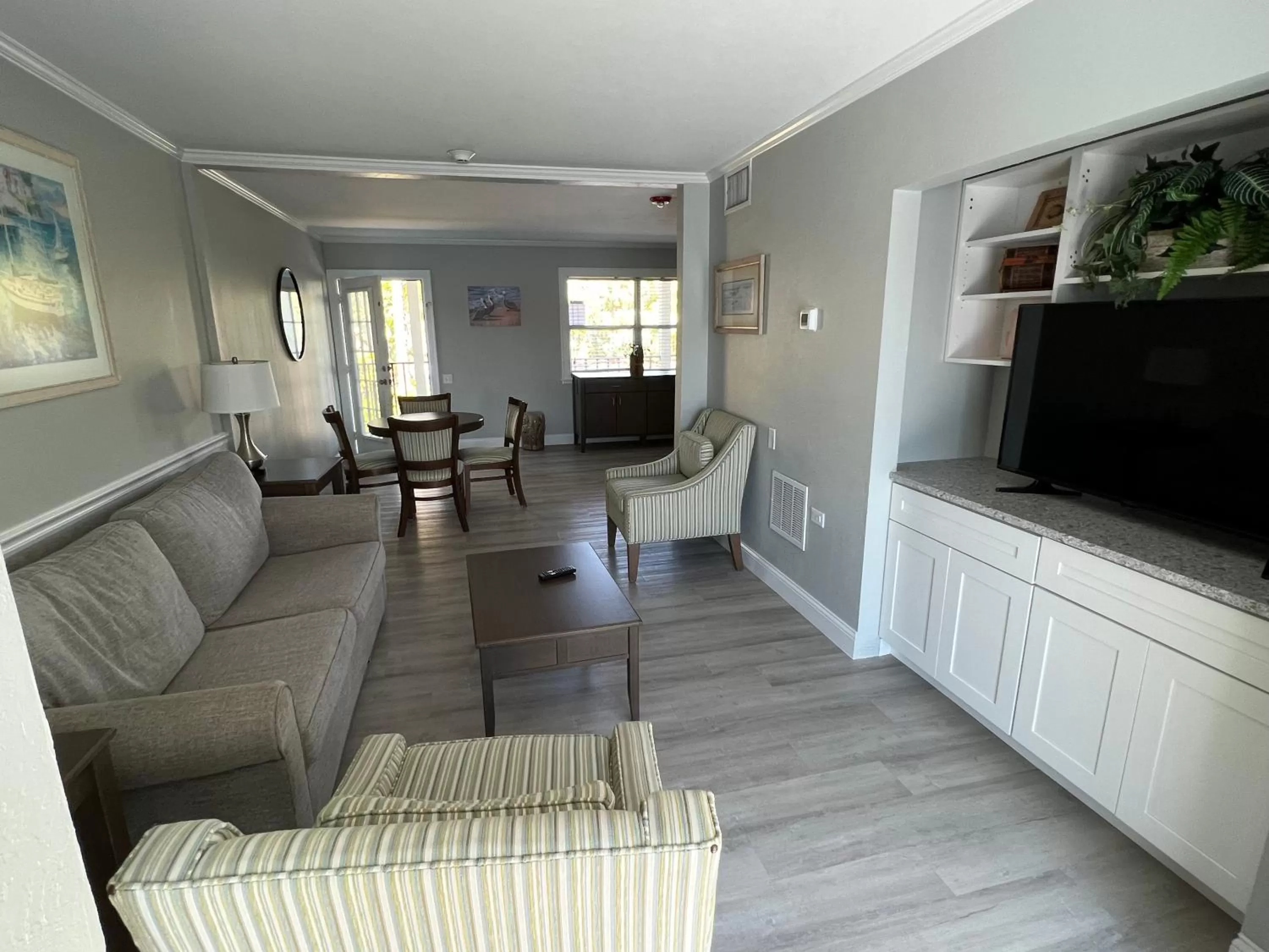 TV and multimedia in Marco Island Lakeside Inn