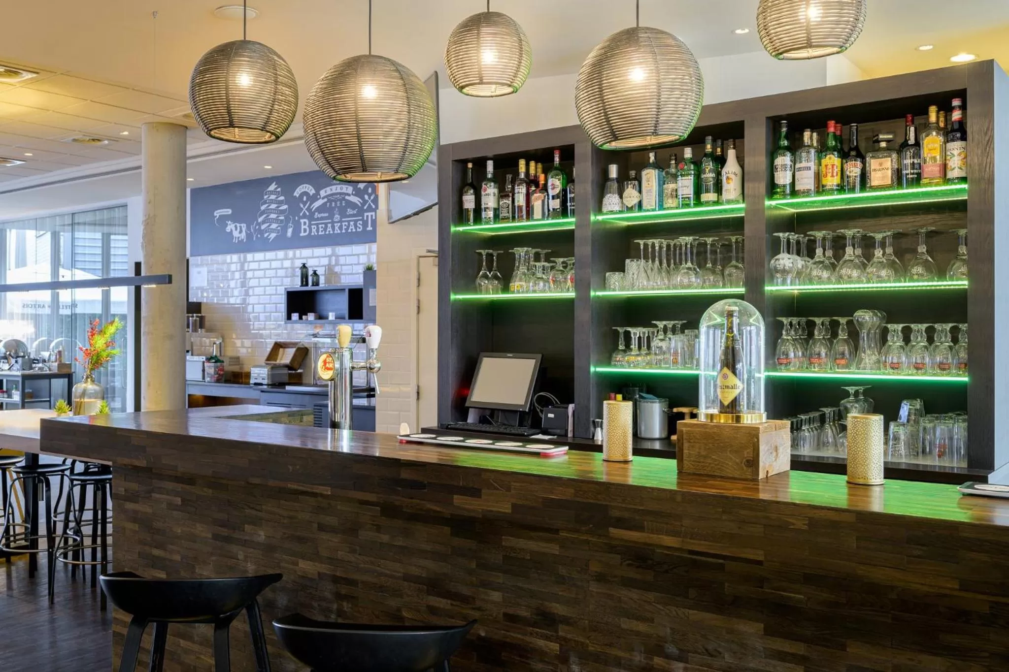 Lounge or bar in Holiday Inn Express Mechelen City Centre by IHG