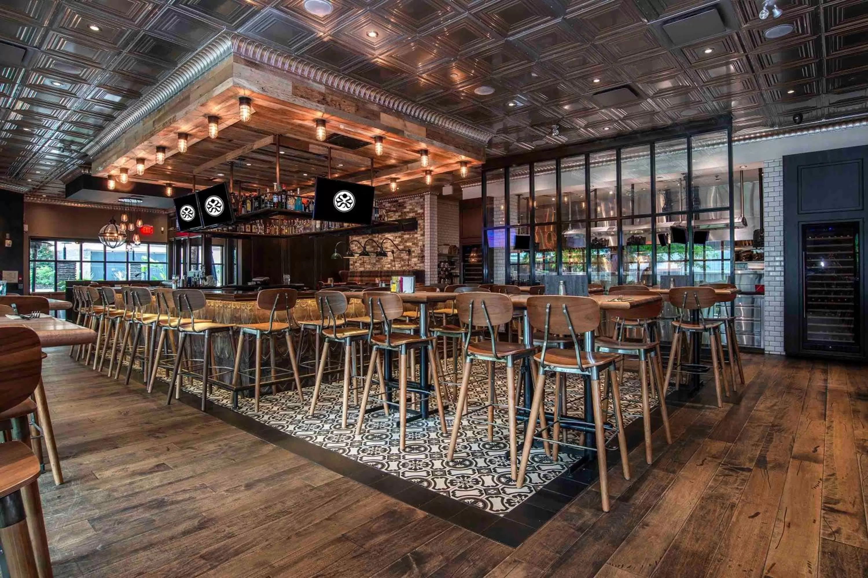 Lounge or bar in Sandman Signature Kamloops Hotel