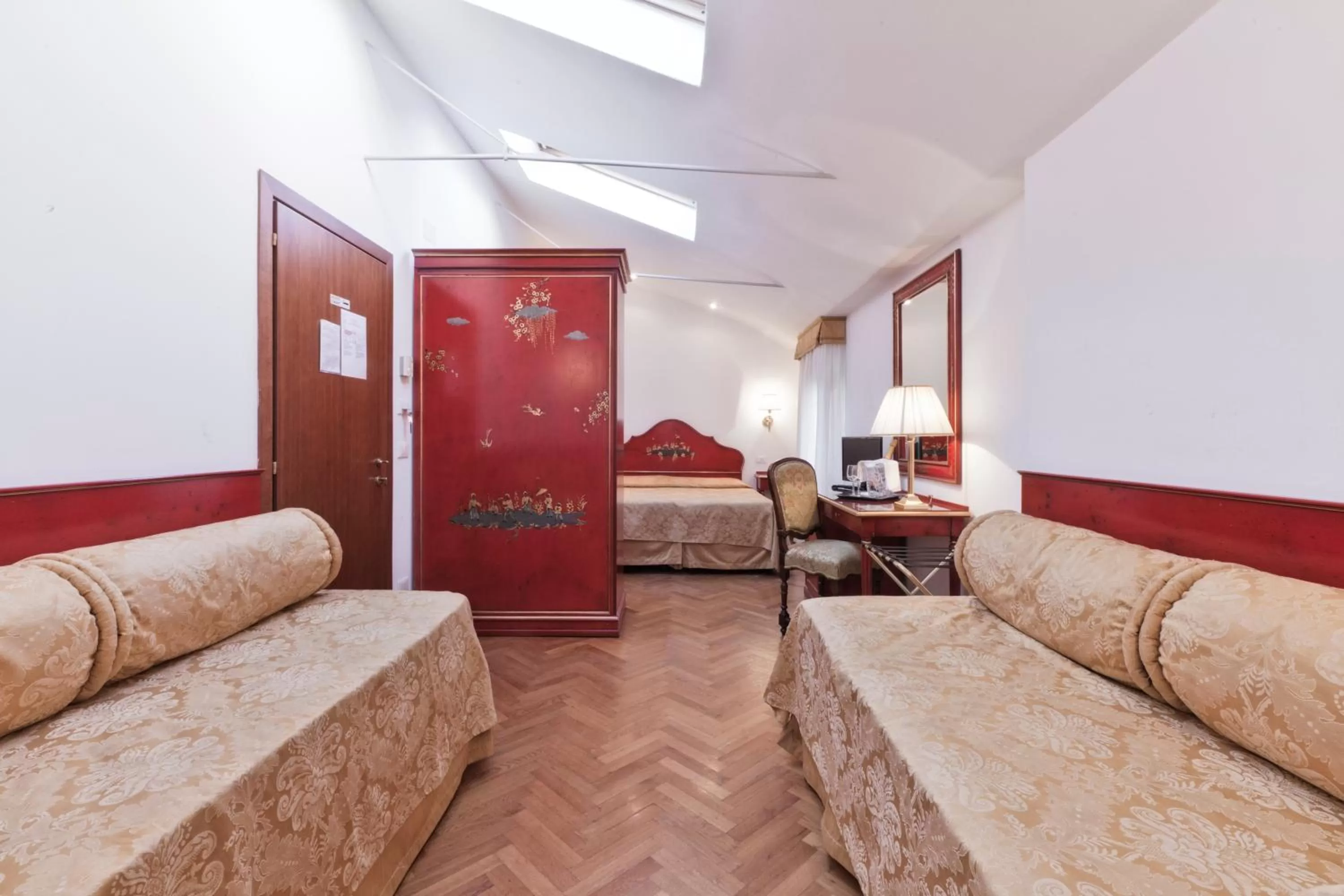 Photo of the whole room, Bed in Palazzo Cendon Piano Antico