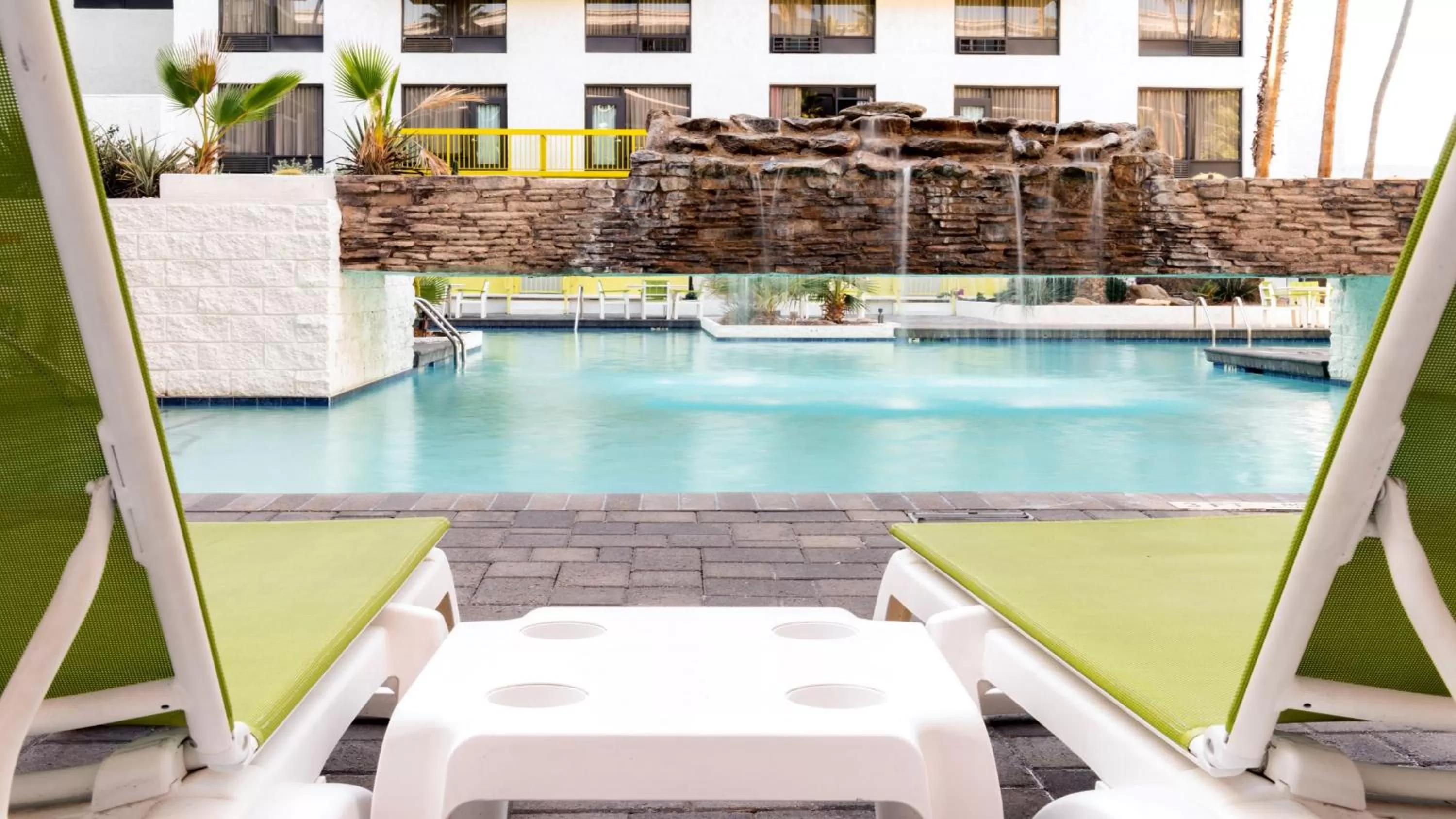 Swimming pool in Holiday Inn Phoenix-Mesa Chandler by IHG