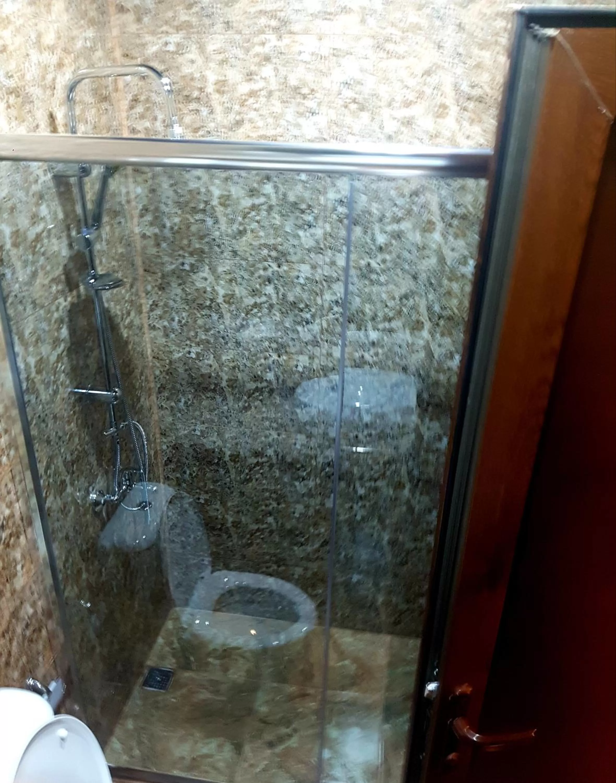 Shower in Aparthotel costa