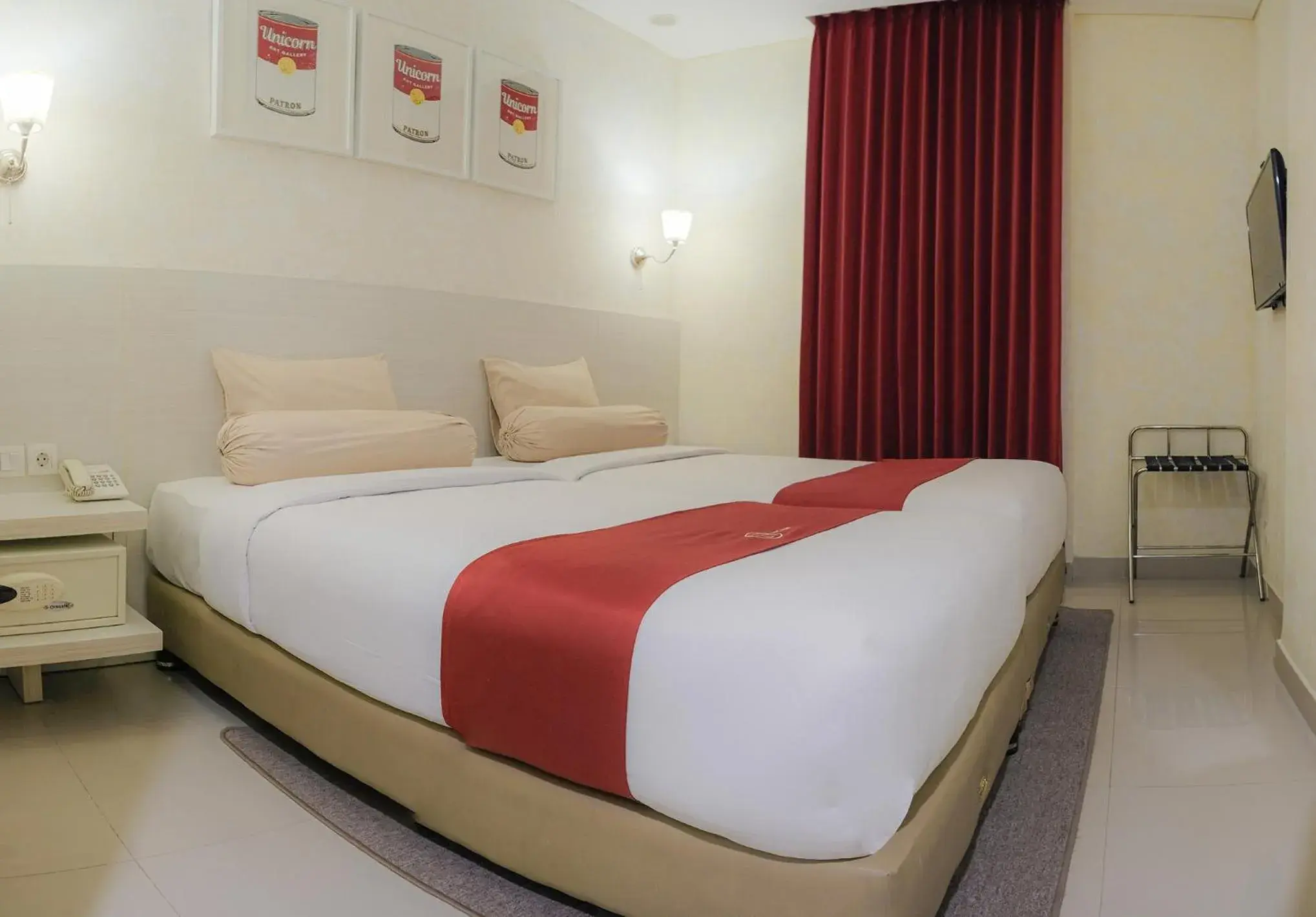 Bed in The WIN Hotel Surabaya