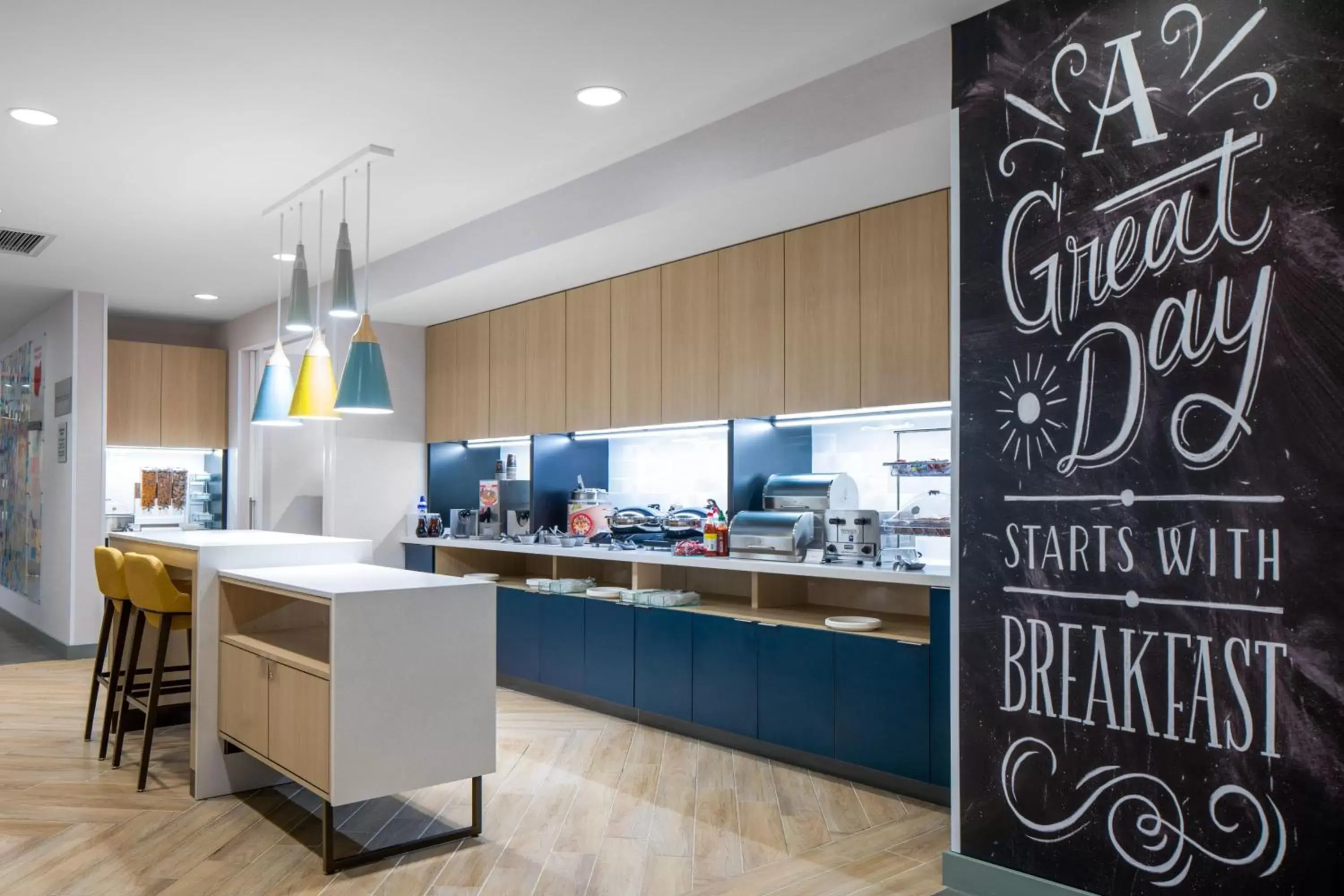 Breakfast, Kitchen/Kitchenette in TownePlace Suites by Marriott Sidney