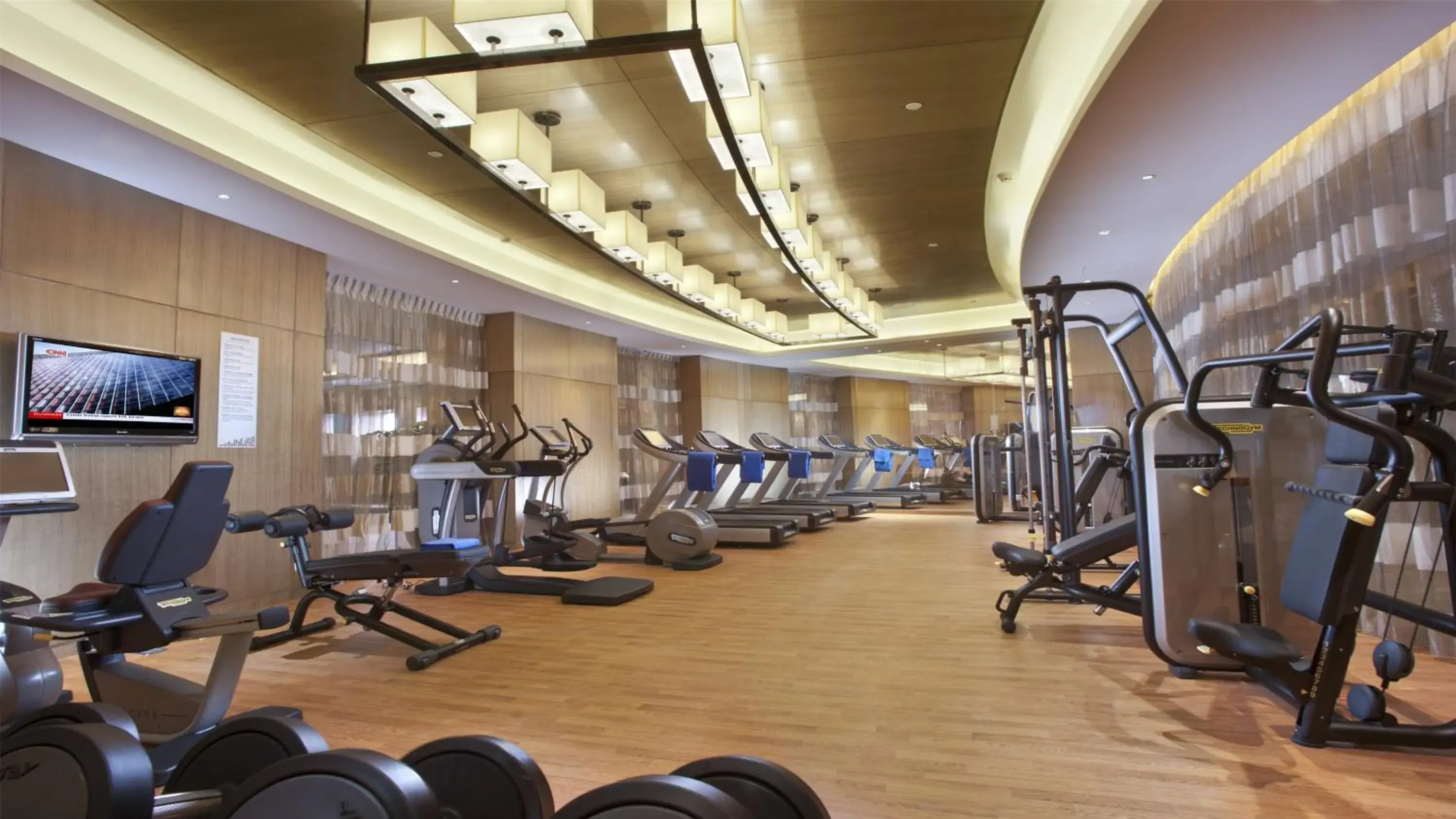 Fitness centre/facilities, Fitness Center/Facilities in Crowne Plaza Xi'an, an IHG Hotel