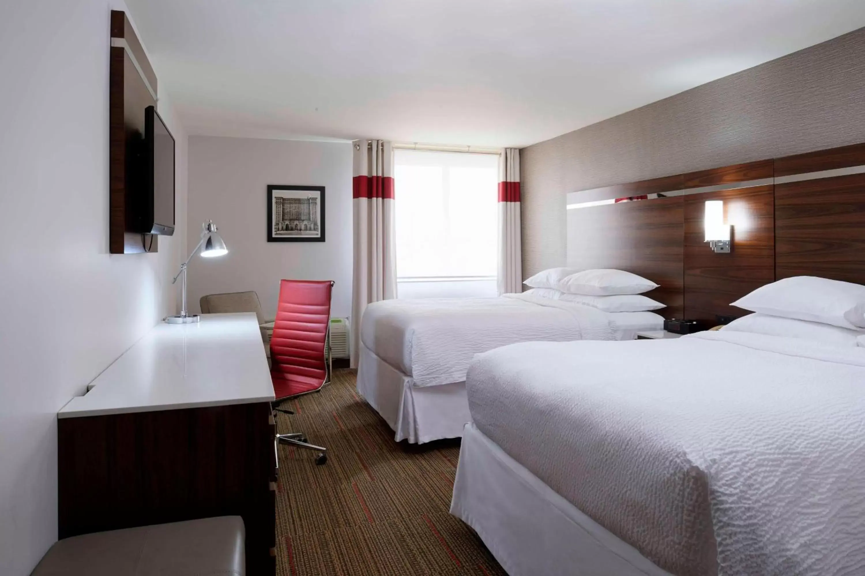 Photo of the whole room, Bed in Four Points by Sheraton Detroit Novi