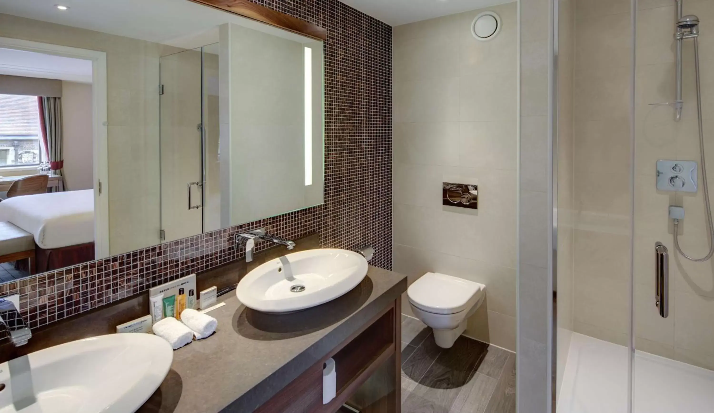 Bedroom, Bathroom in Hilton Cambridge City Centre