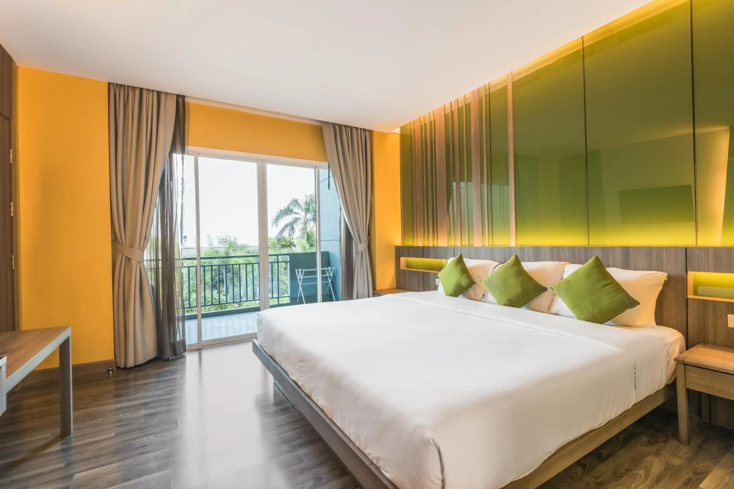 Bed in Lantana Pattaya Hotel (SHA Extra Plus)