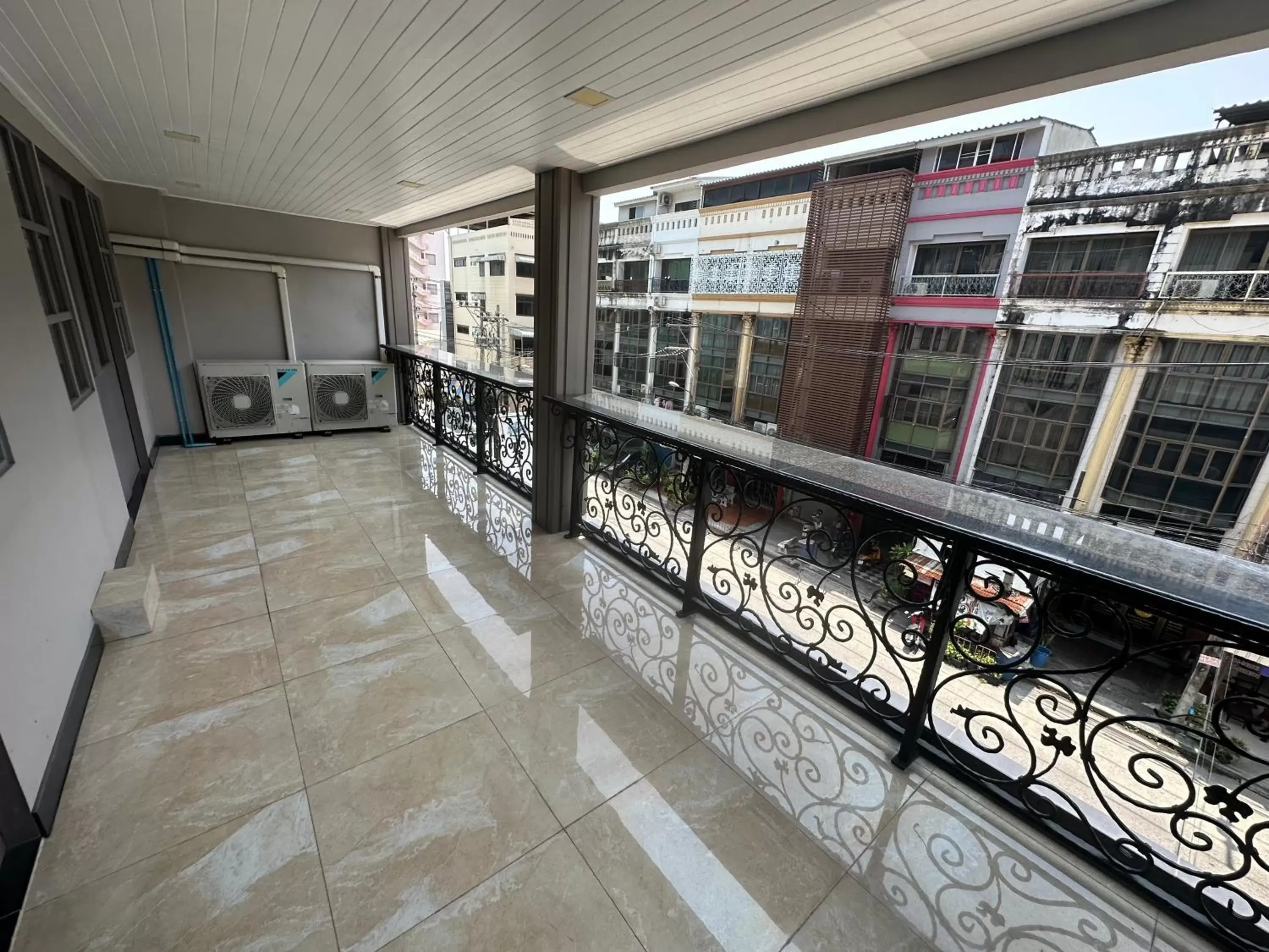 Land Royal Residence Land Royal Residence