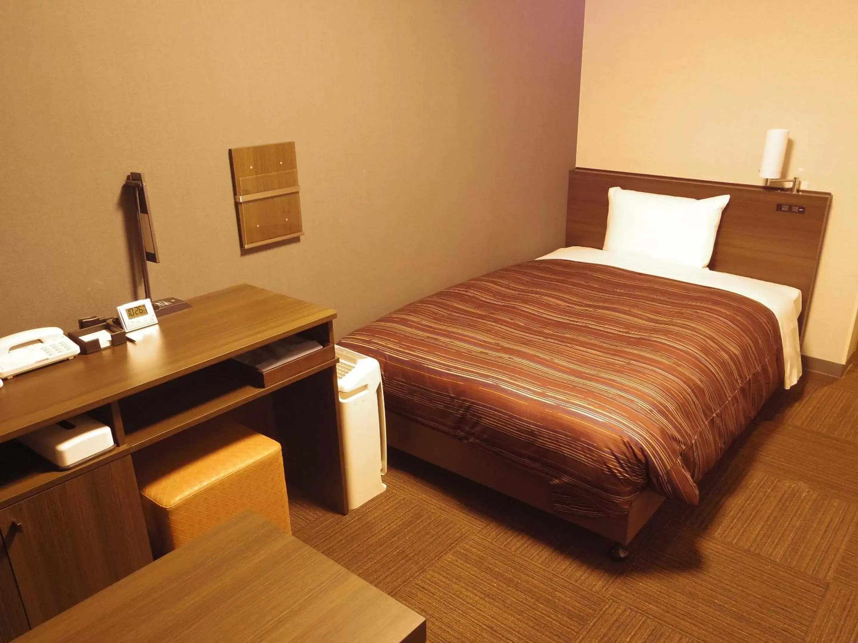 Photo of the whole room, Bed in Hotel Route-Inn Kumamoto Ekimae Photo of the whole room, Bed in Hotel Route-Inn Kumamoto Ekimae