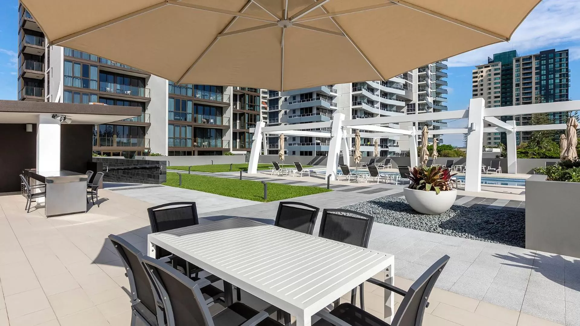 BBQ facilities in Avani Broadbeach Residences