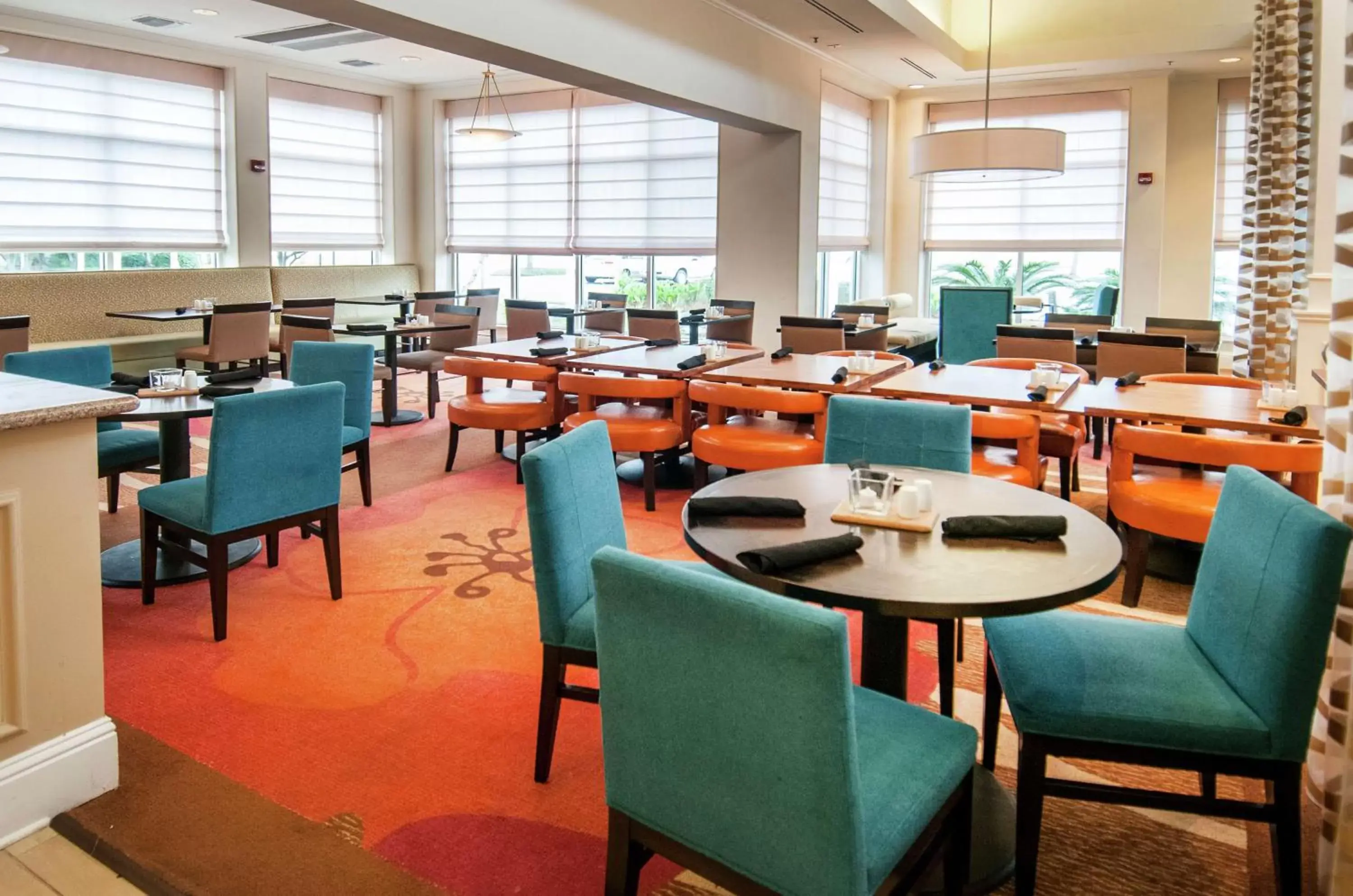 Dining area, Restaurant/Places to Eat in Hilton Garden Inn New Orleans Airport