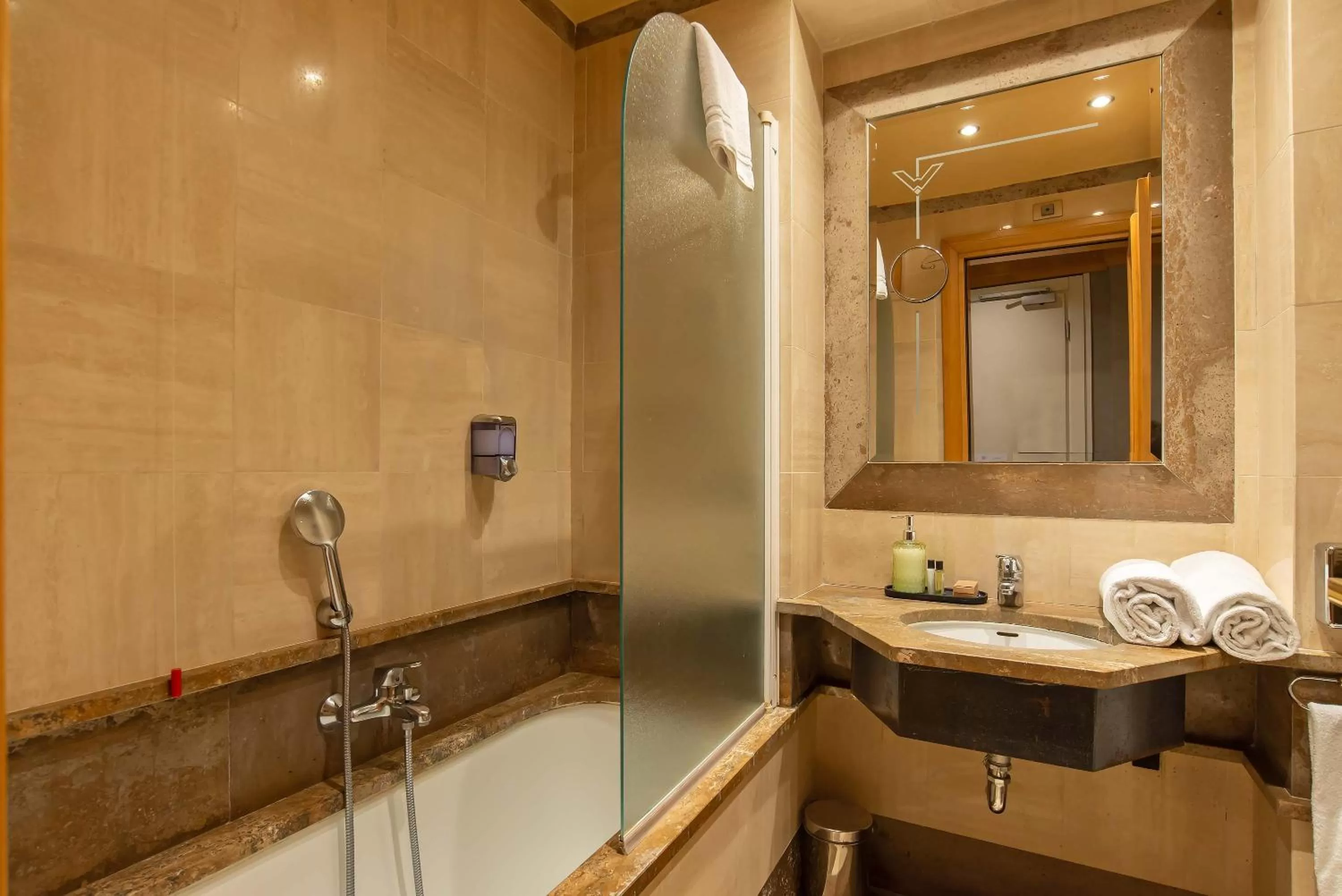 Bathroom in Hotel White