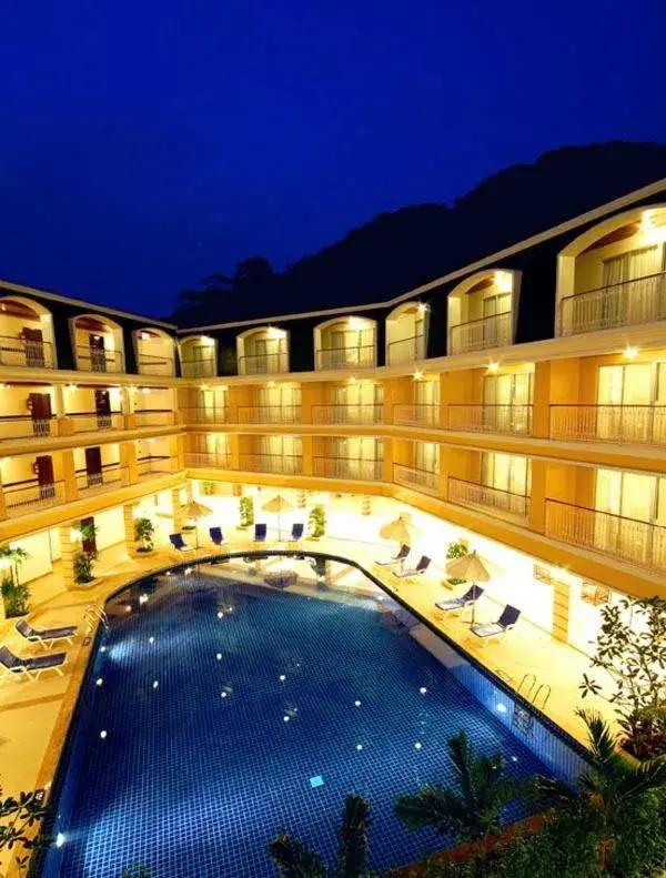 Facade/entrance in Kalim Resort Facade/entrance in Kalim Resort