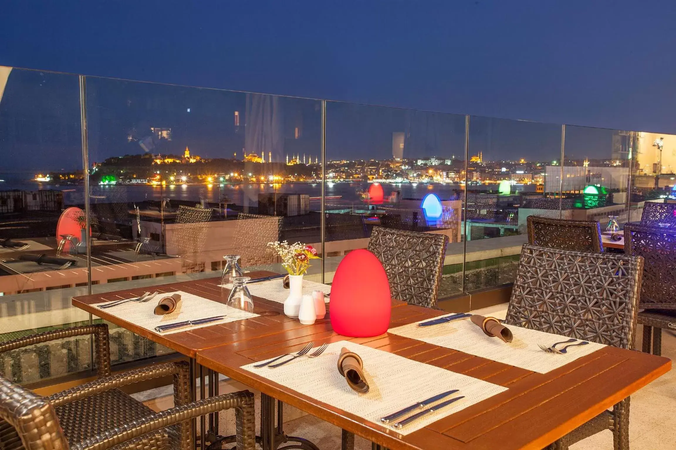 Restaurant/Places to Eat in Nidya Hotel Galataport