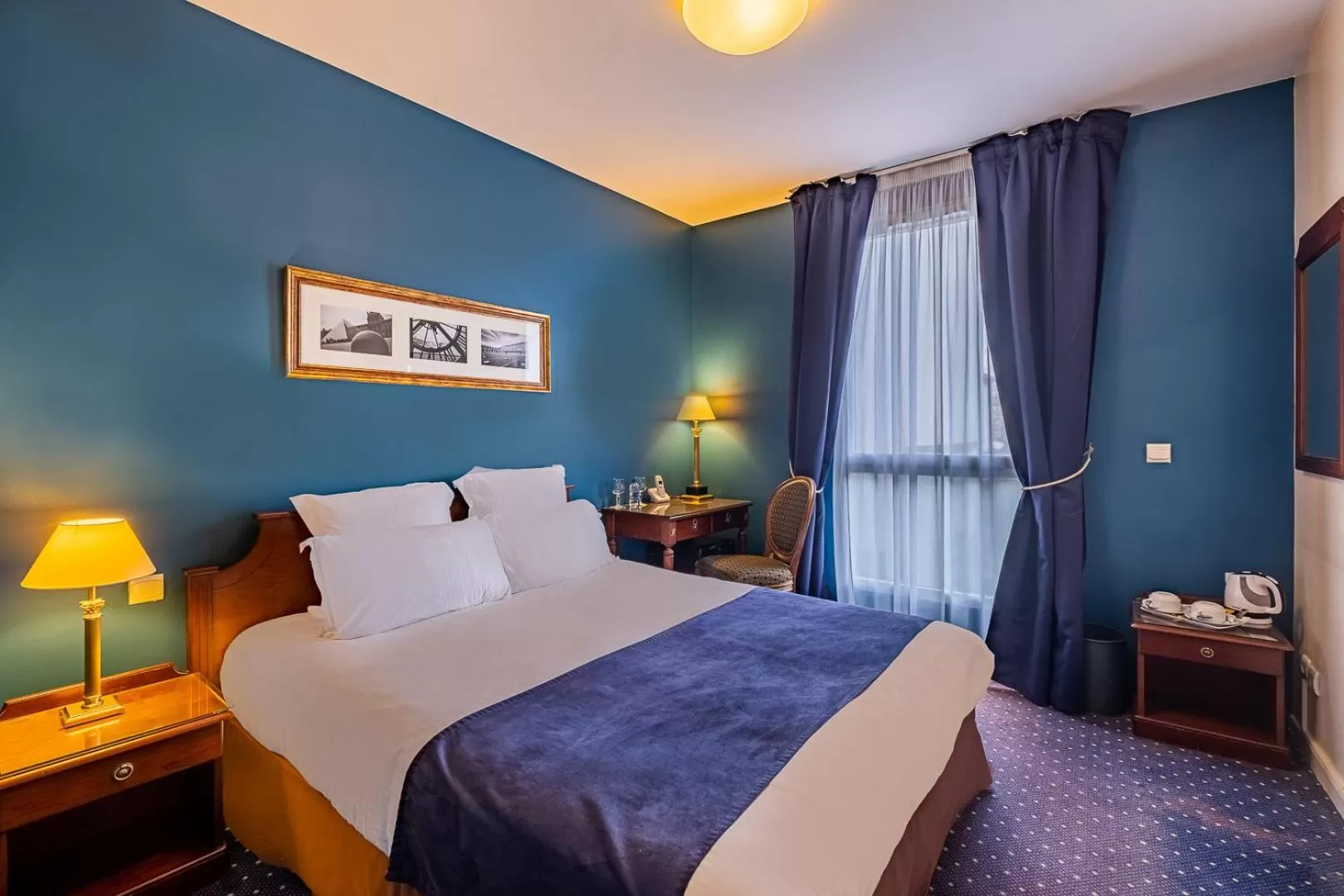 Bedroom, Bed in Amiral Hôtel