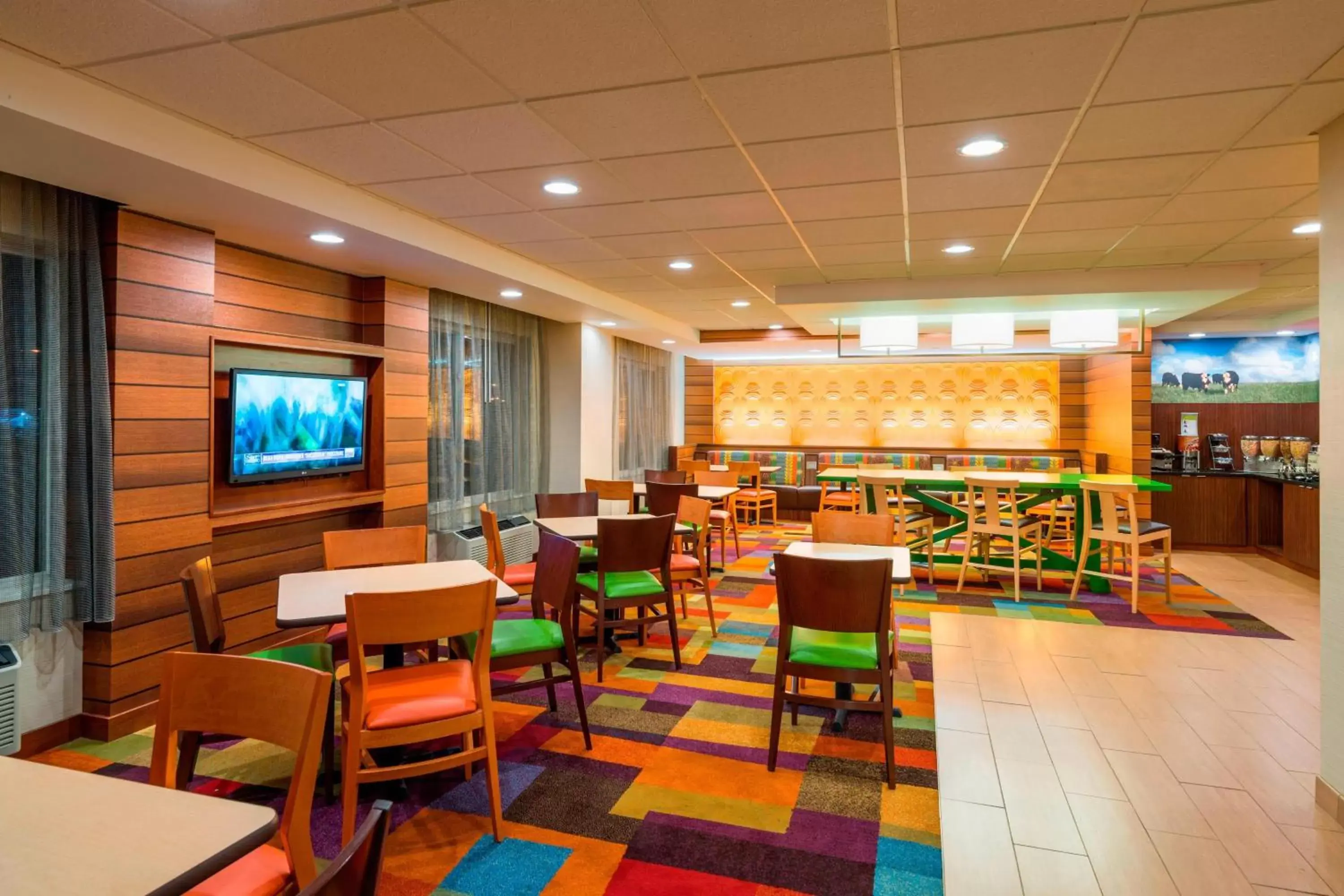 Breakfast, Restaurant/Places to Eat in Fairfield Inn & Suites by Marriott Allentown Bethlehem/Lehigh Valley Airport