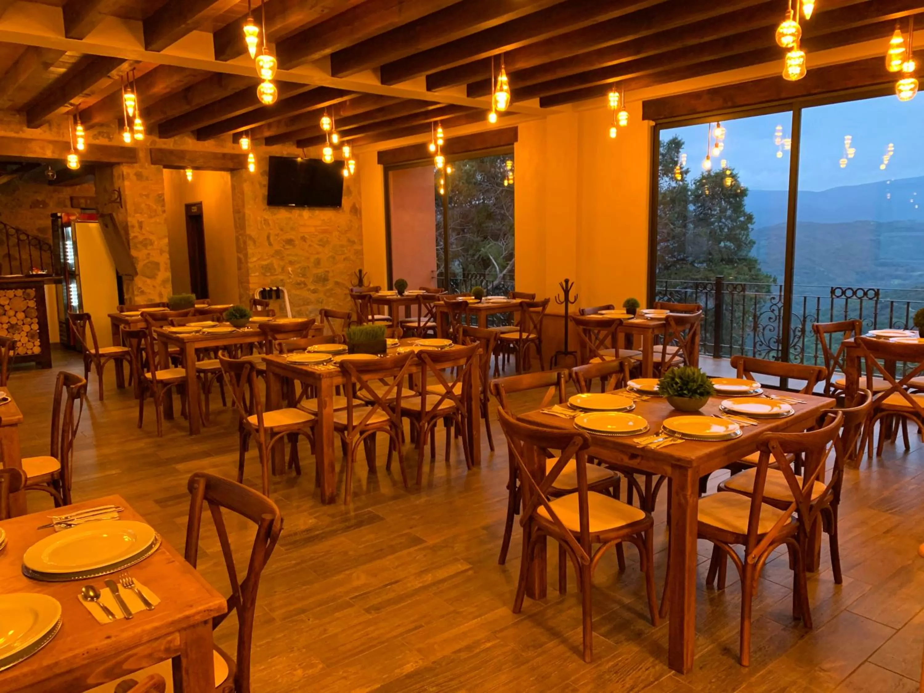 Restaurant/places to eat in Hotel & Balneario Los Angeles