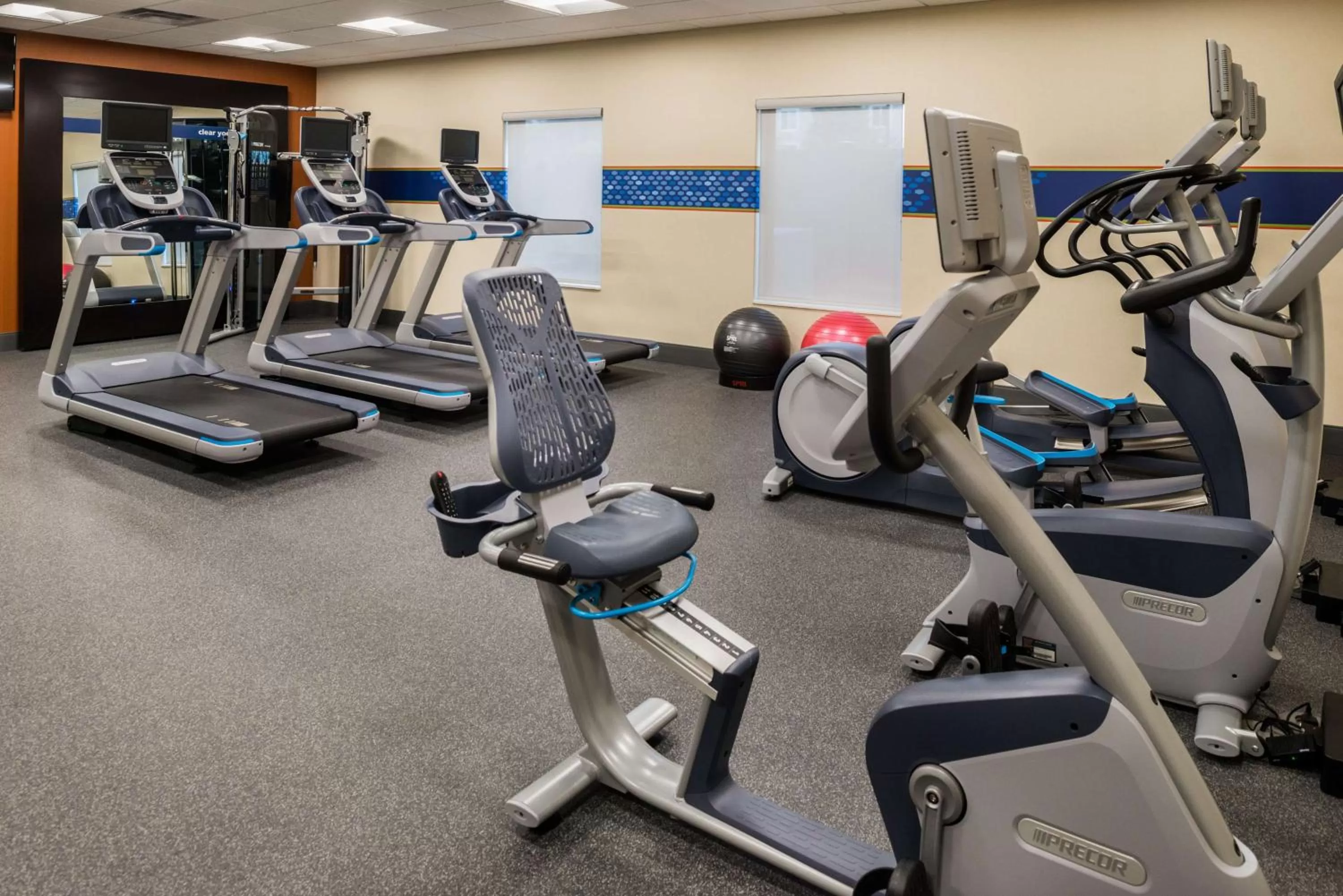 Fitness centre/facilities in Hampton Inn & Suites Wixom/Novi/Detroit, Mi