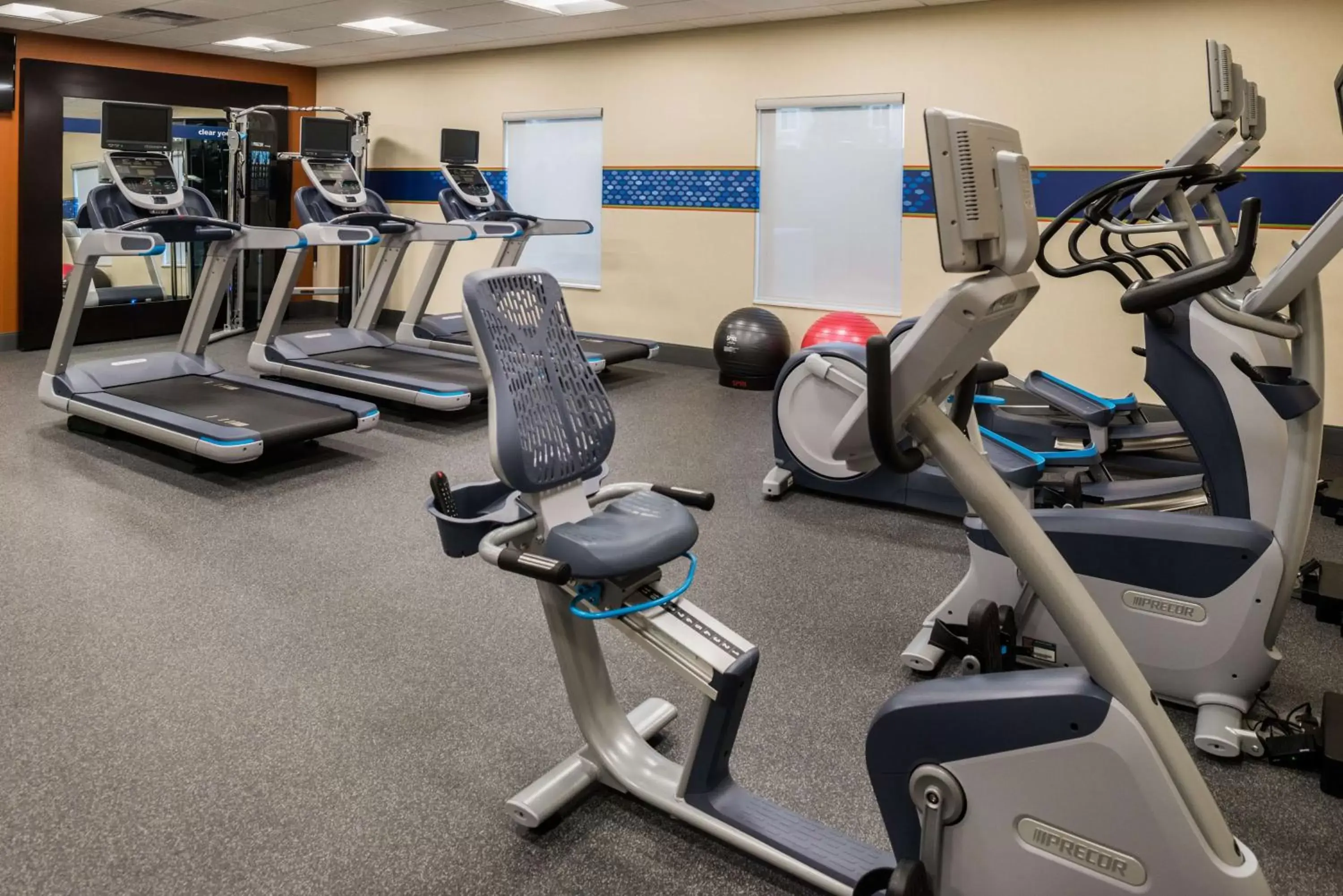 Fitness centre/facilities, Fitness Center/Facilities in Hampton Inn & Suites Wixom/Novi/Detroit, Mi
