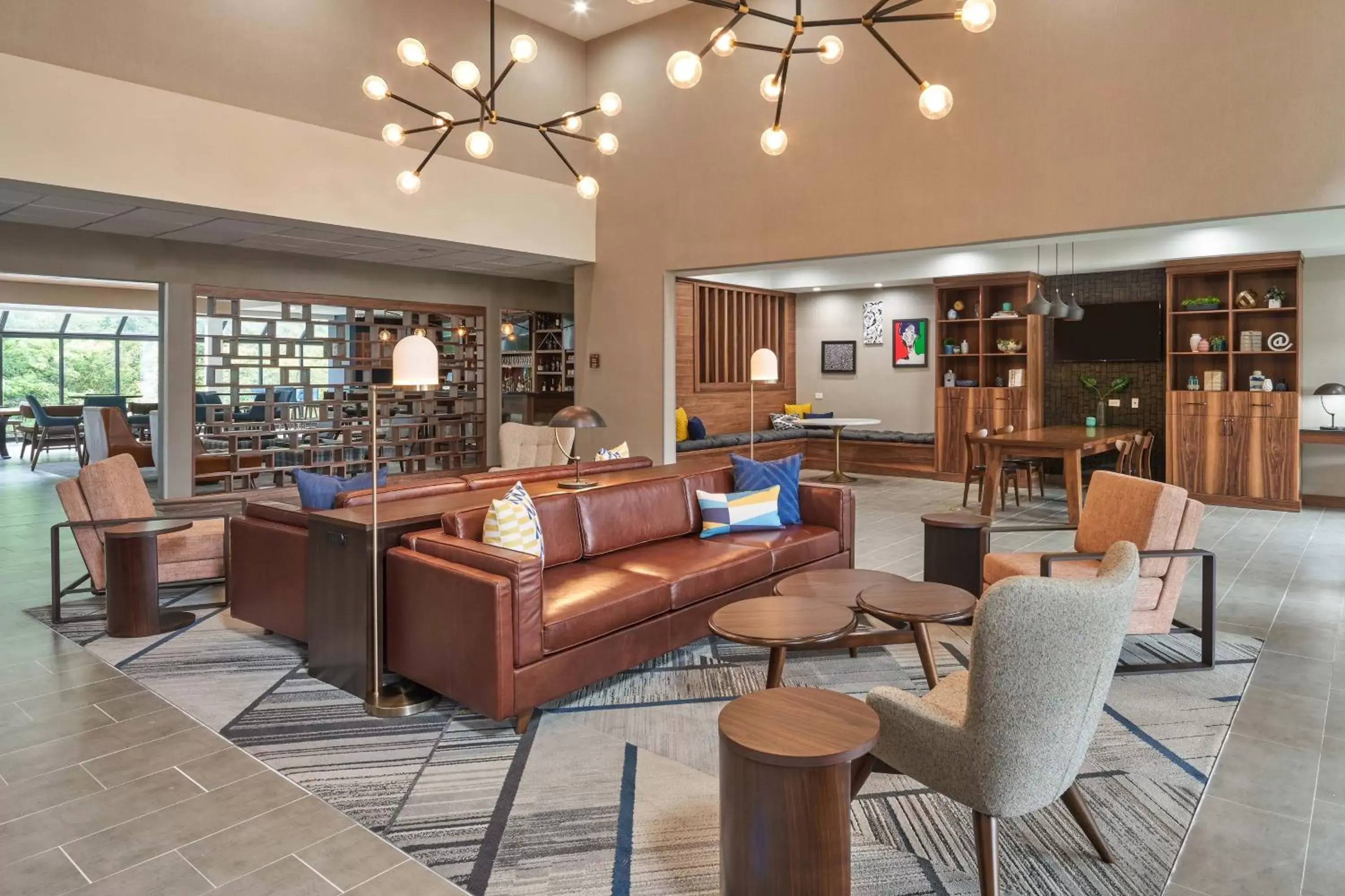 Lobby or reception, Lounge/Bar in Four Points by Sheraton Chicago Schaumburg