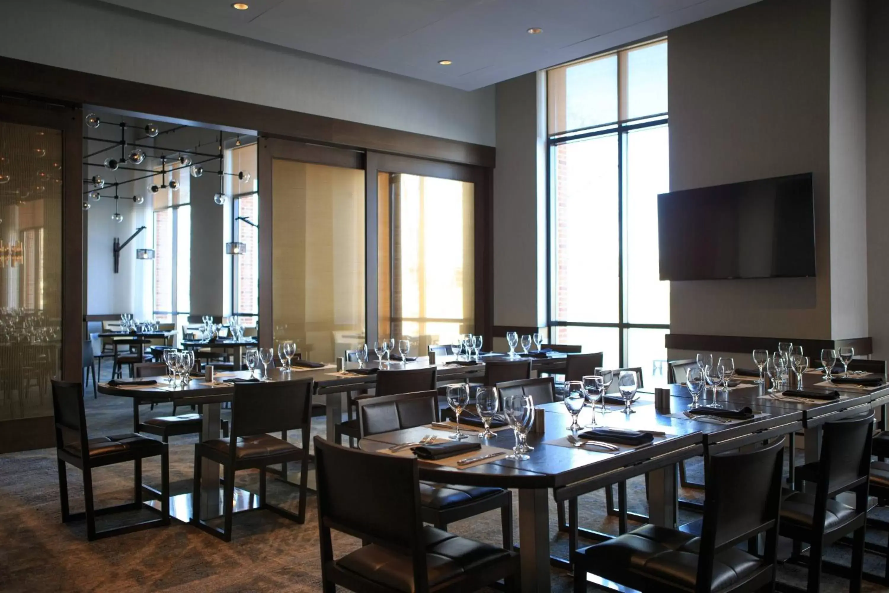 Restaurant/Places to Eat in Baltimore Marriott Waterfront