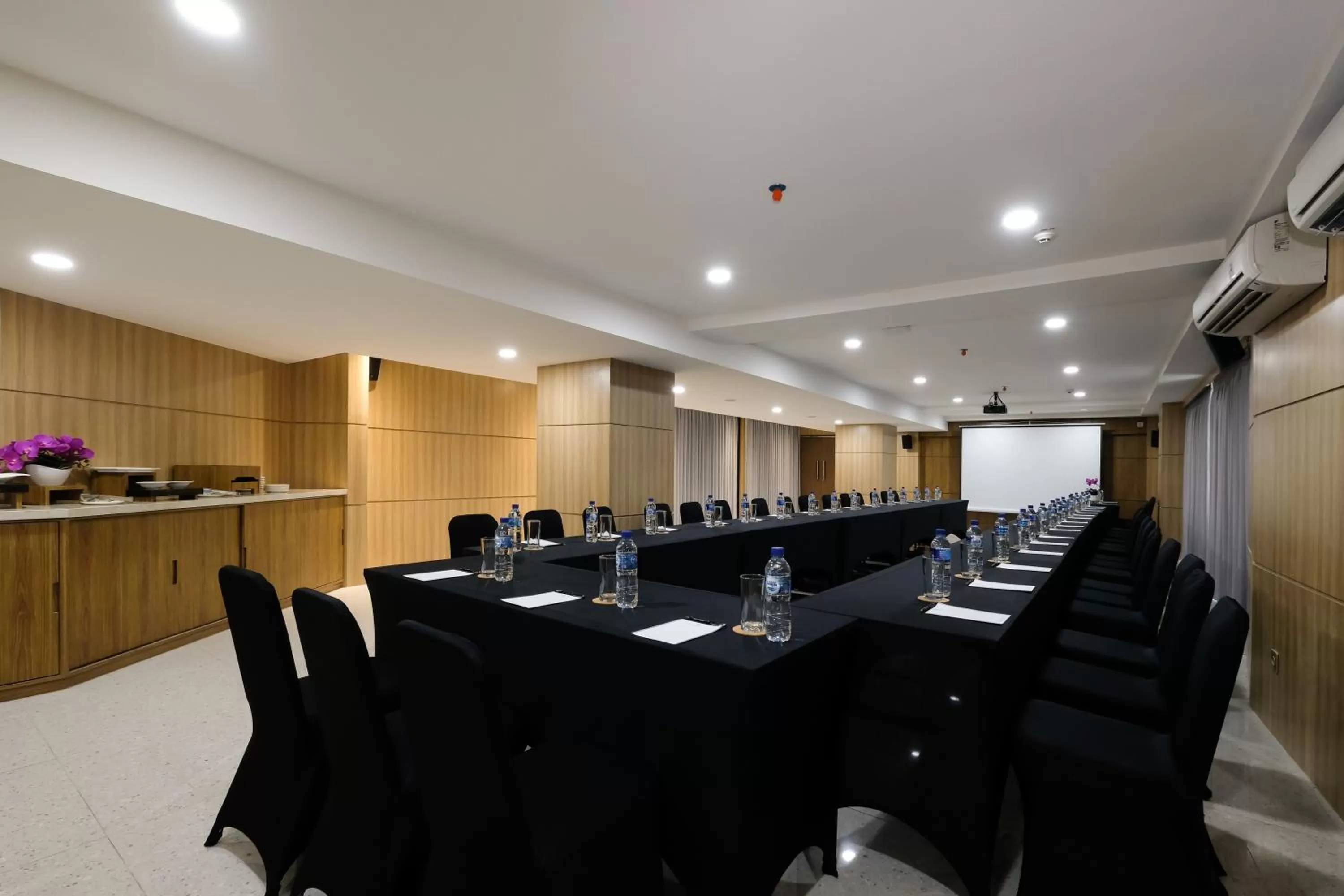 Meeting/conference room in Dream of Aventus Hotel Kuta