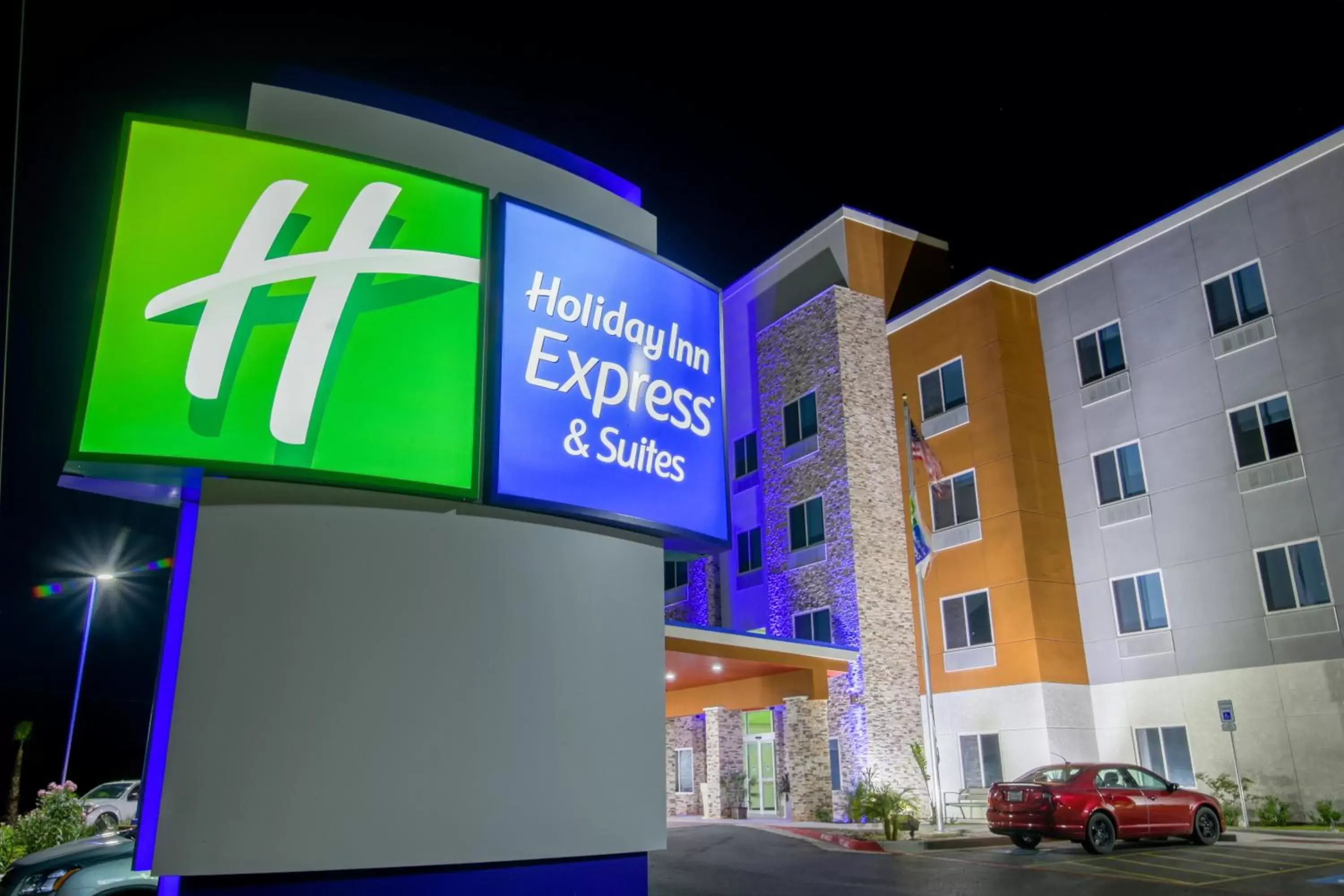 Property building in Holiday Inn Express & Suites Raymondville, an IHG Hotel